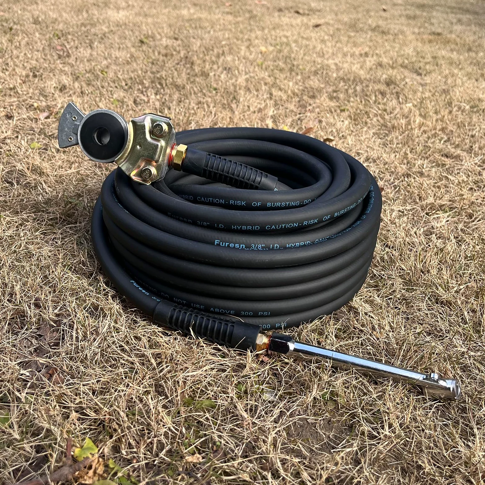 Kit de inflador de neumáticos de camión, manguera de aire híbrida de 3/8 pulgadas x 50 pies con mano alegre y portabrocas de aire, resistente, ligero, resistente a las torceduras, 300 PSI