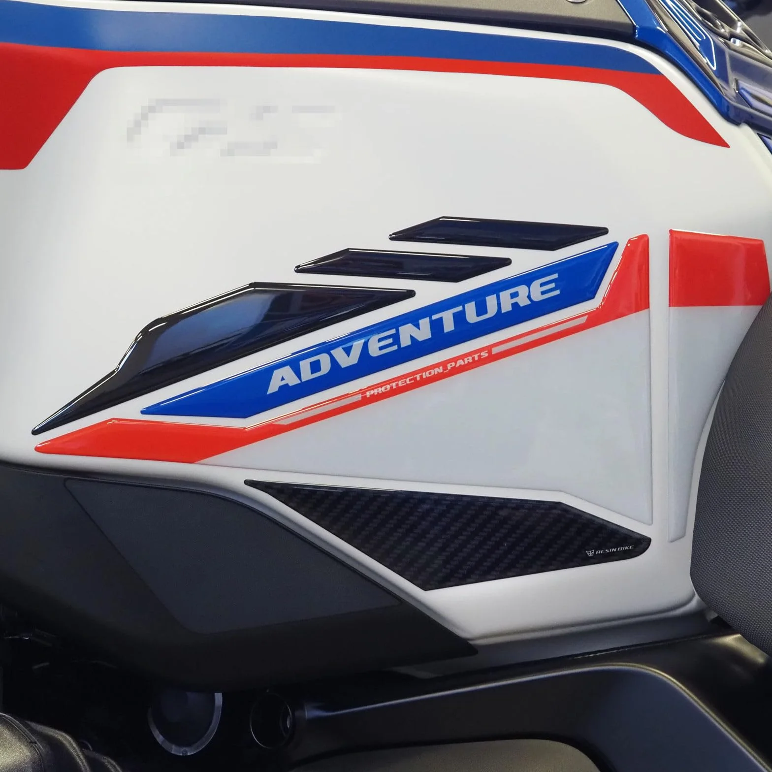 Resin Bike Kit Adhesivos Compatibles con BMW R 1300 GS Adventure Trophy 2025. Protection de Réservoir, Guardabarros, Paramanos de Choques y Arañazos de Moto. Kit Pegatinas 3D Resinadas Made in Italy