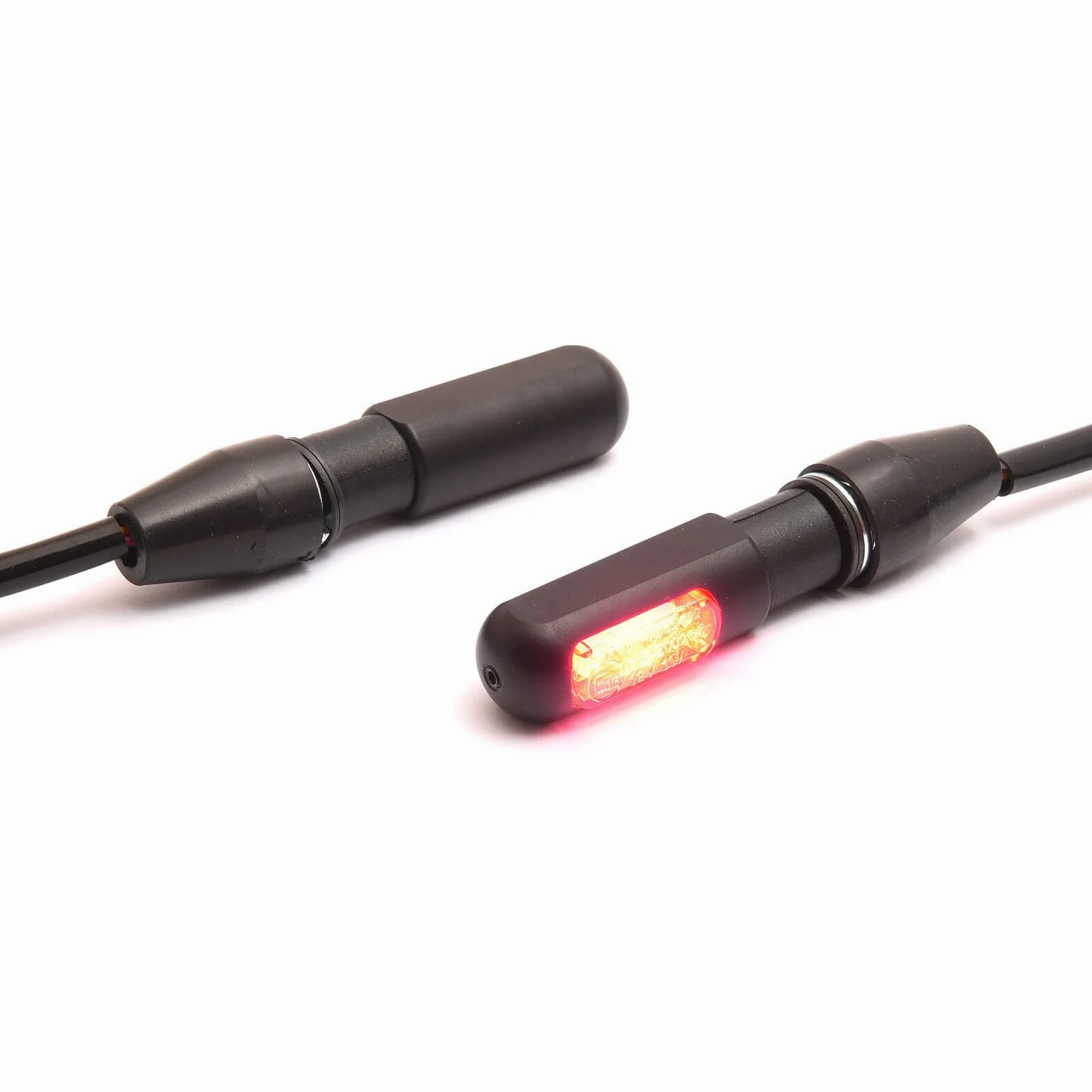 Mini LED 3 en 1 intermitente luz trasera luz de freno de aluminio homologación E negro corto M8 motocicleta Racer Chopper Cruiser moderno clásico con cubierta de goma