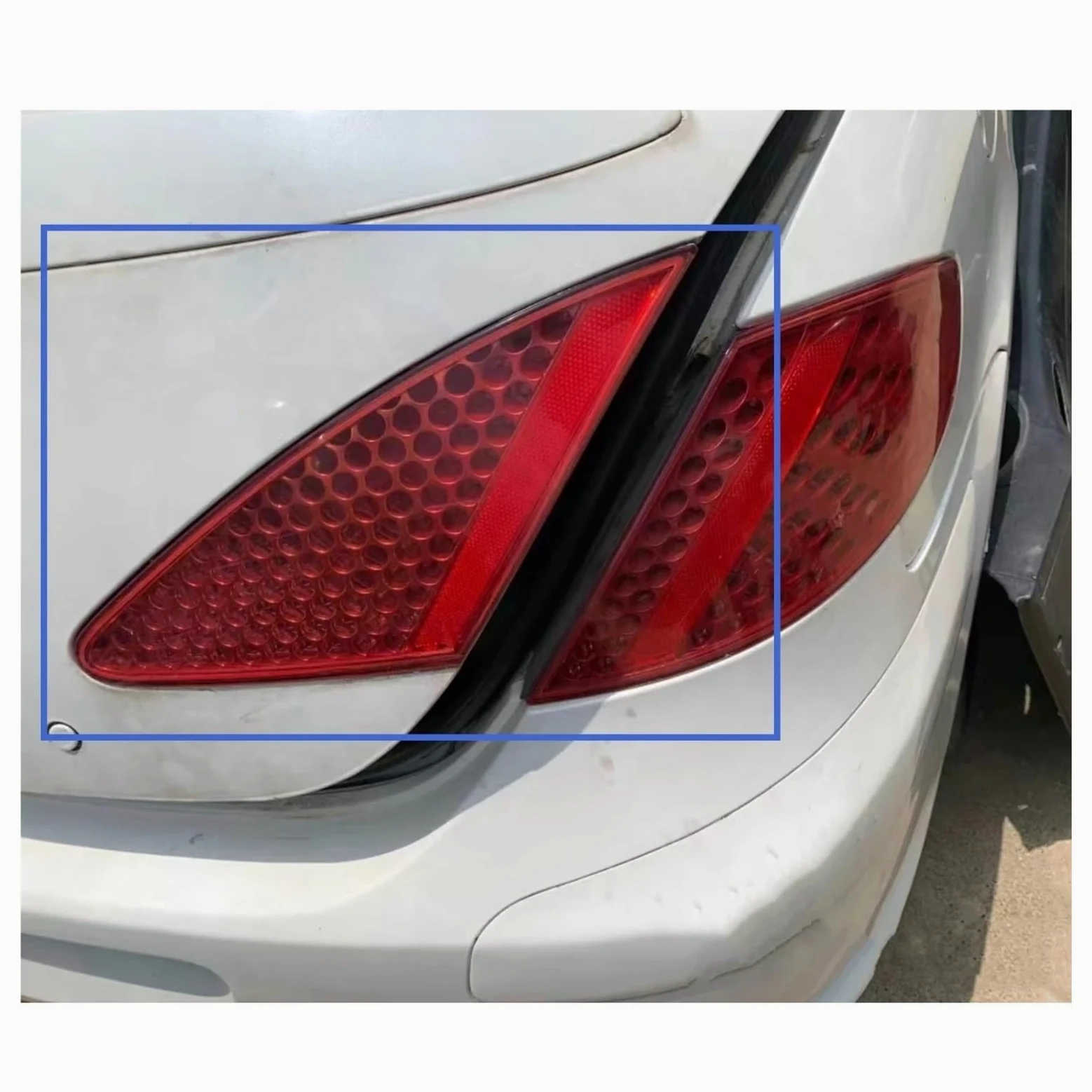 Piloto Trasero para Peugeot 307CC Led Luz Trasera Interior Montaje Derecha E Izquierda Lámpara De Freno Trasero Luz De Respaldo Señal De Giro Accesorios De Coche Después Luces Traseras(Left)
