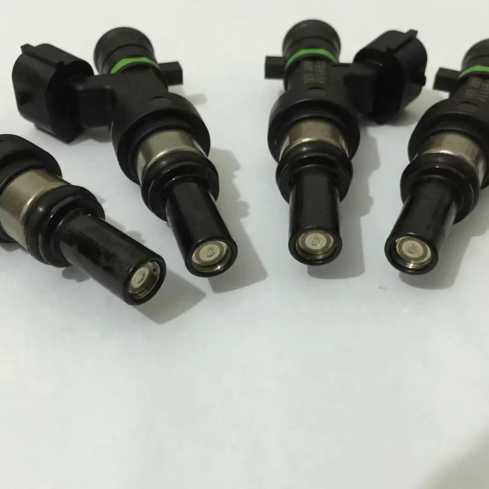 Inyector de Combustible para automóvil 0445110537 Boquilla de inyector diésel Common Rail para automoción