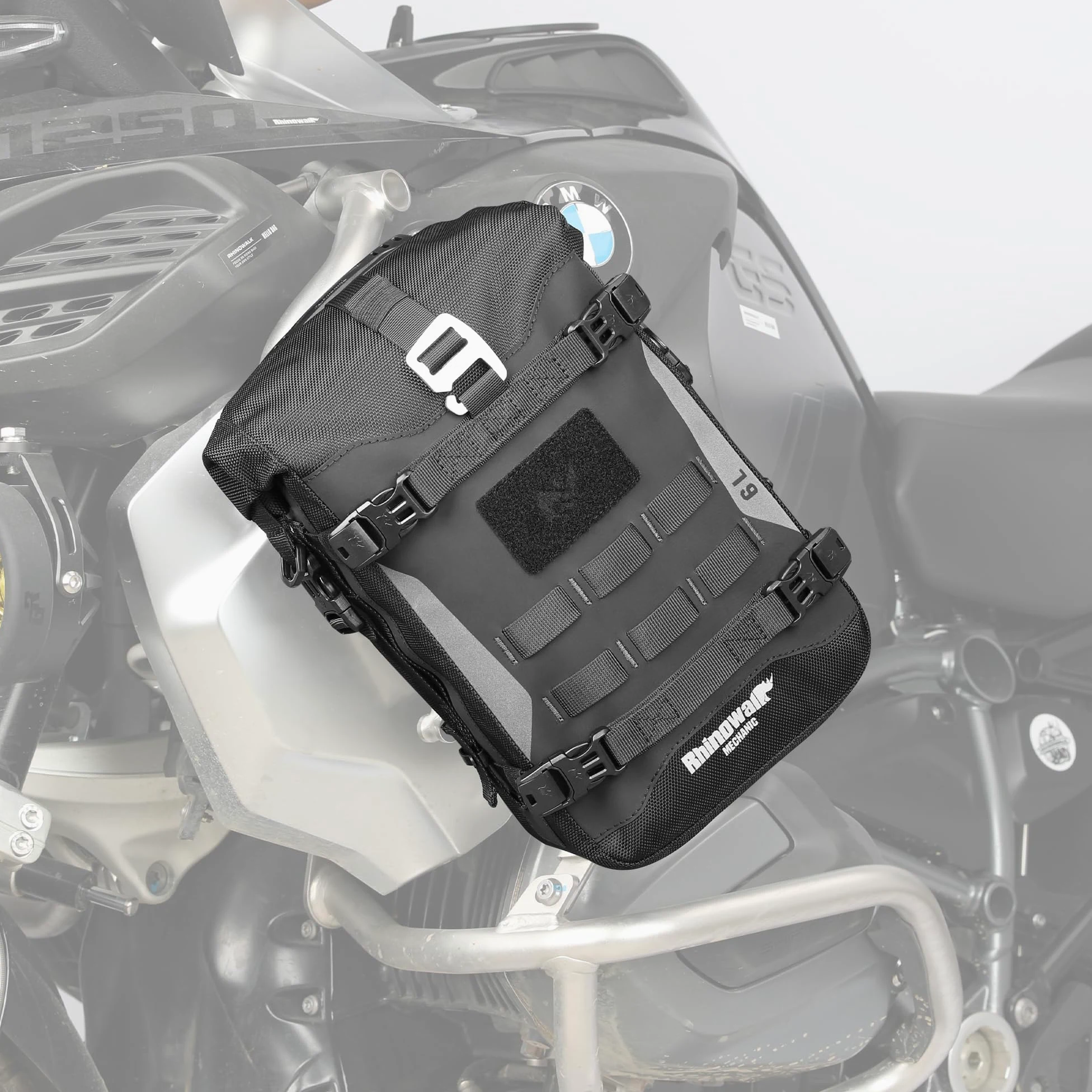 Rhinowalk Bolsa para parachoques delantero de motocicleta 6 L impermeable con sistema Molle negra