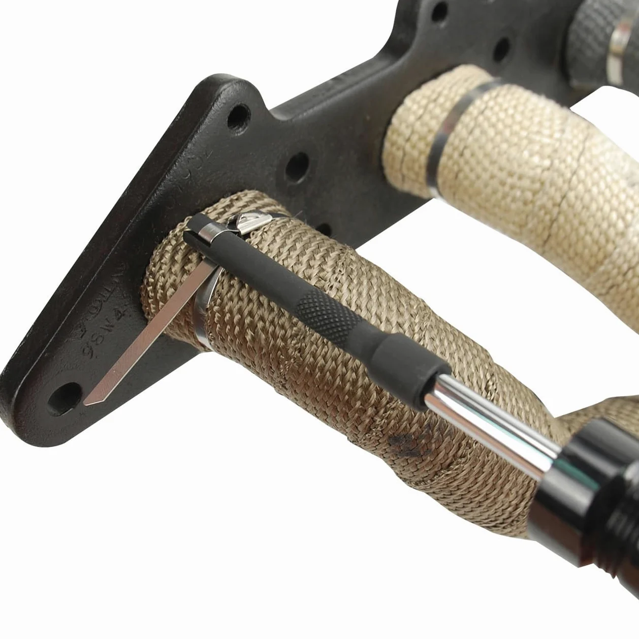 Design Engineering 010095 Kit de envoltura térmica de escape de titanio con tecnología LR, (2) rollos de 2 pulgadas x 50 pies, 12 lazos de bloqueo y herramienta de amarre de bloqueo