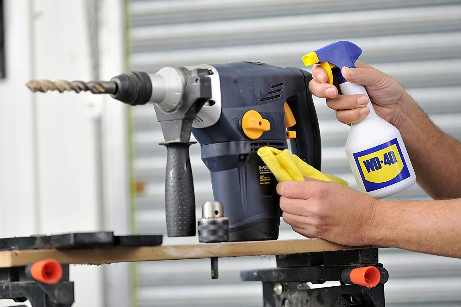 WD-40 Producto Multi-Uso Garrafa de 5 Litros + Pulverizador + Guantes