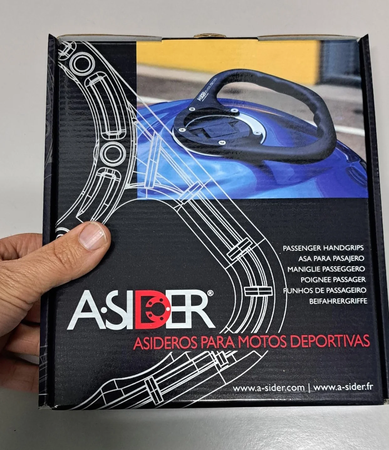 Asidero de depósito Negro A-Sider,específicamente para Ducati 1098-1198-848 Monster 600-1000 620-695 - S2R- S4R/S-821-1200 Monster 797-937 21-24 Super Sport 17-24,con Sistema 5 Tornillos.