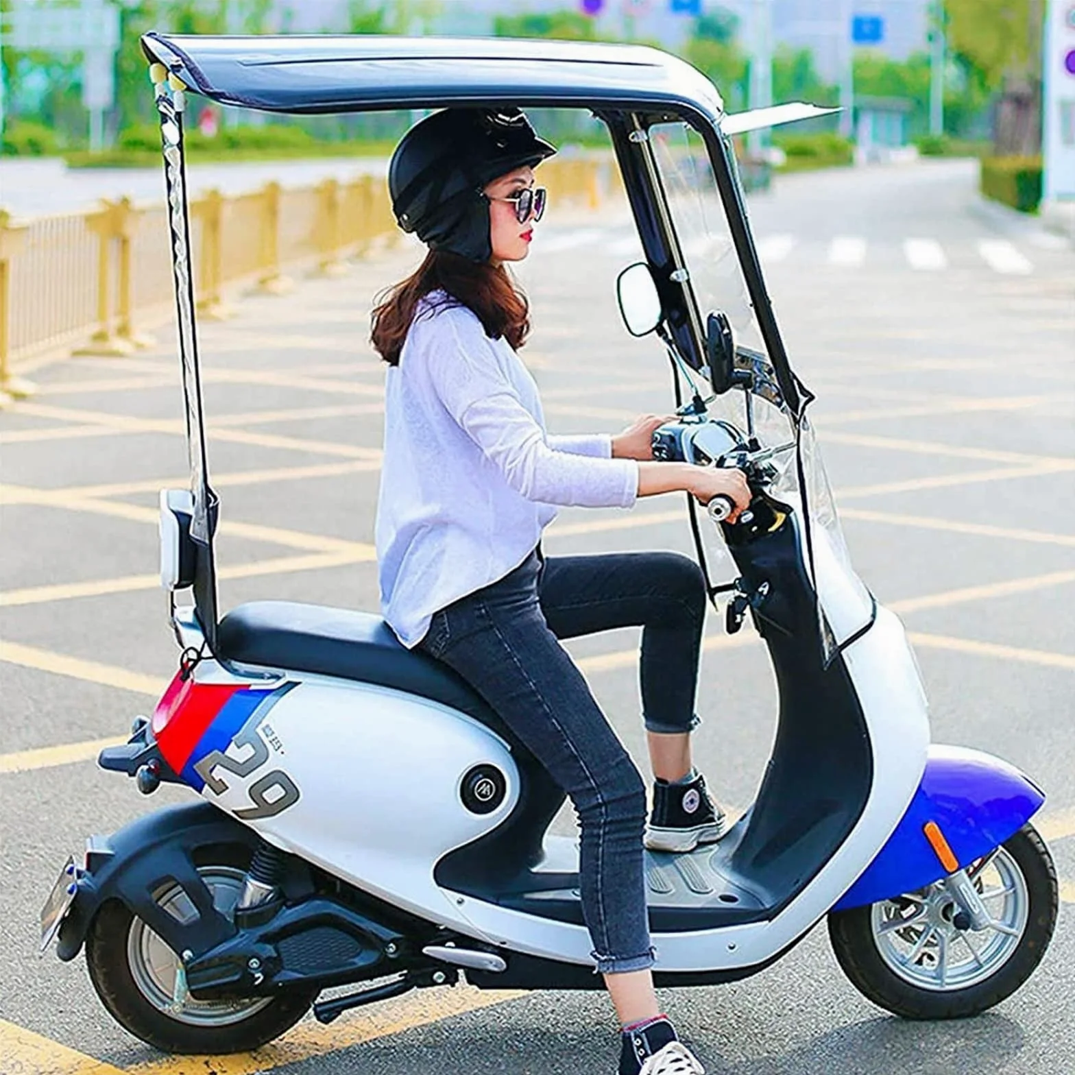 Funda protectora totalmente cerrada para scooters y motocicletas, diseño impermeable y resistente al viento para uso en exteriores