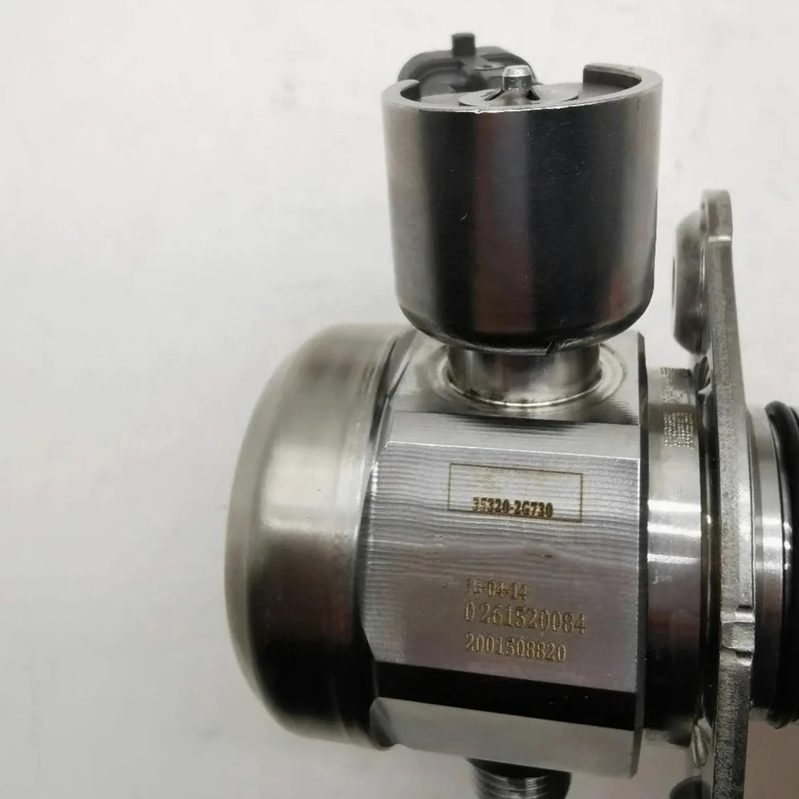 Válvula De Gasolina Apto para accesorios de coche, piezas de automóvil, bomba de combustible a presión 2011-16 2.0L 2.4L 35320-2G730 Grifo de Gasolina
