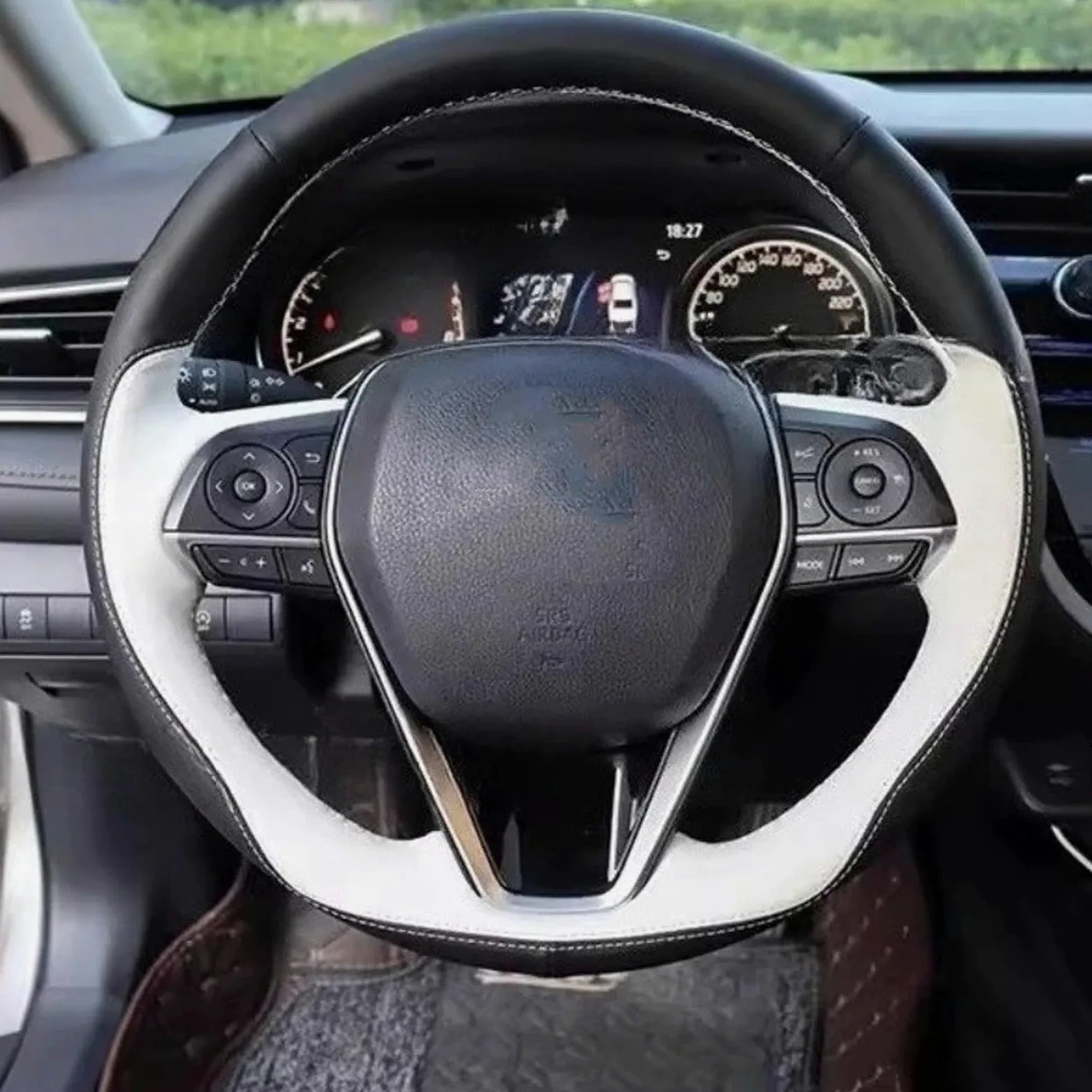 Funda para Volante De Coche para Toyota para Avalon para Camry para Crown para RAV4 2018-2022 Protector para Volante de Coche Cuero Genuino Blanco y Punto