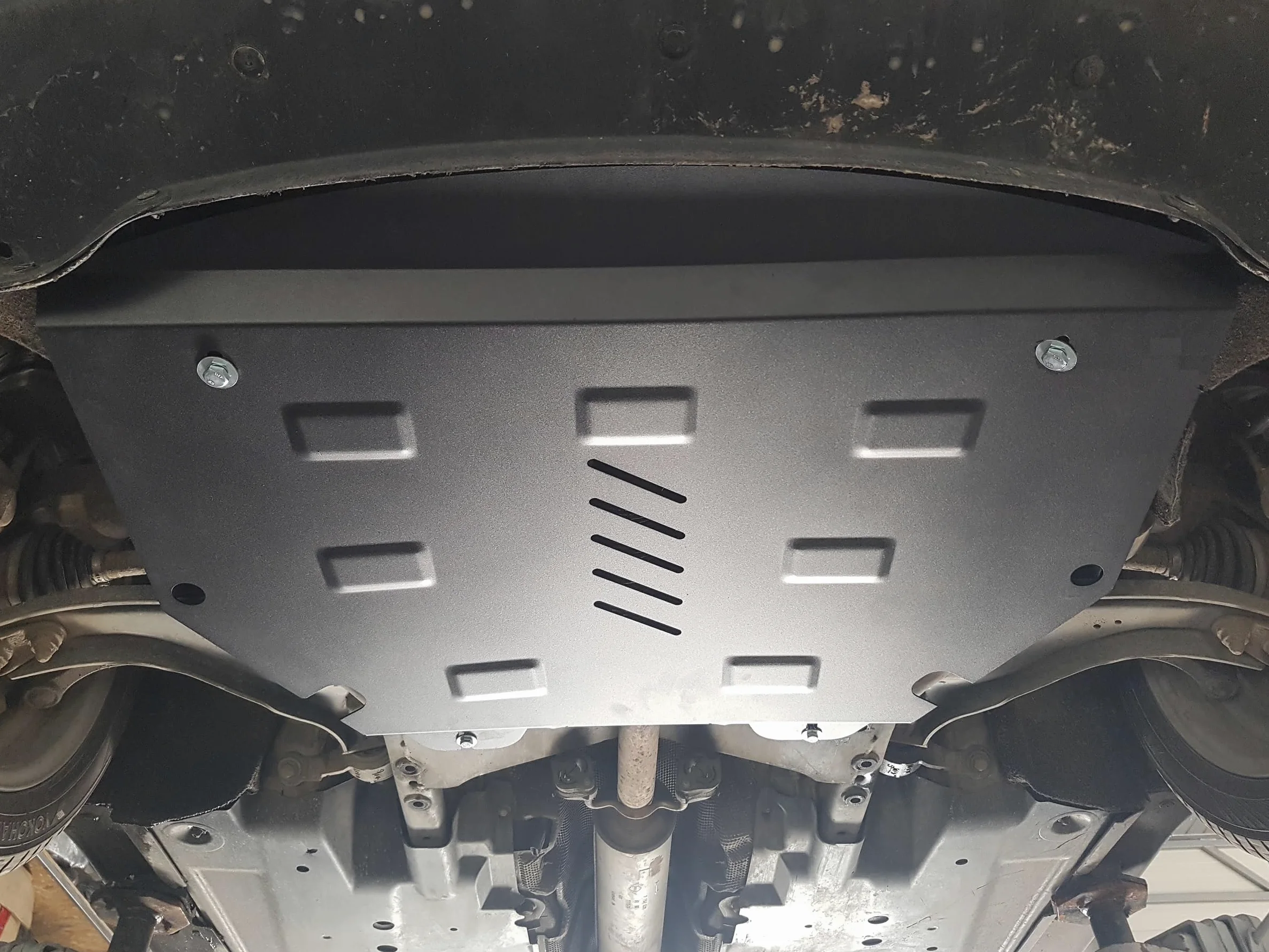 Protección bajo motor compatible con Mini Cooper R56 (2006-2014).