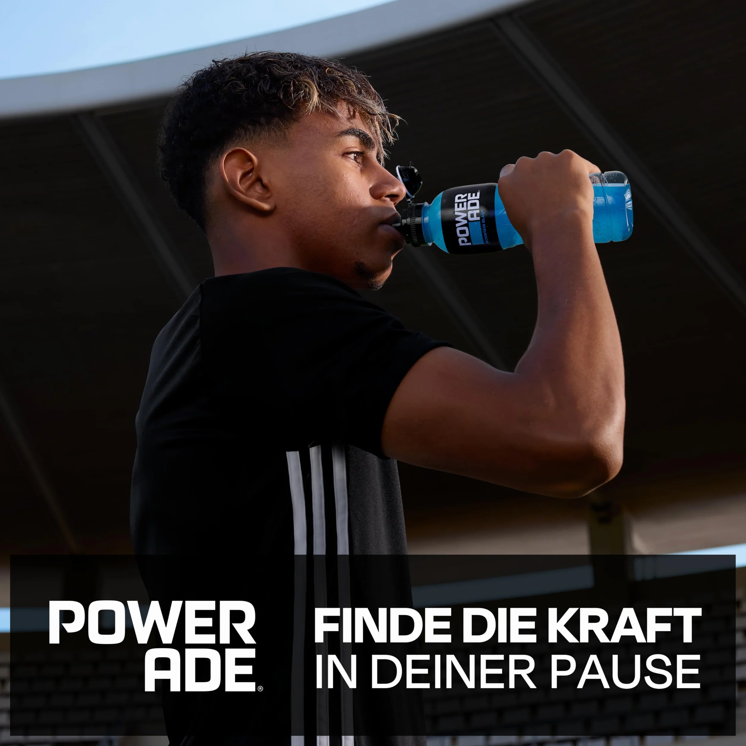 Powerade Mountain Blast 12 x 500ml Bebida Energetica
