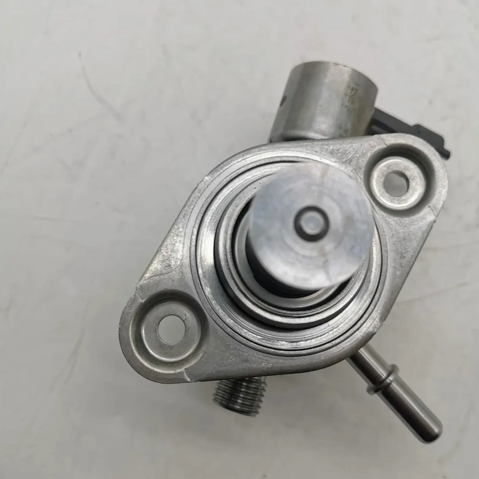 Válvula De Gasolina Apto para accesorios de coche, piezas de automóvil, bomba de combustible a presión 2011-16 2.0L 2.4L 35320-2G730 Grifo de Gasolina