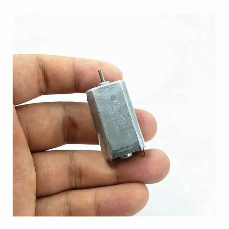 Lote de 50 escobillas de carbón FK-180SH-14180 de CC, 5 V, 6 V, 9 V, 12 V, 12000 RPM, 15 mm x 20 mm, con Arranque 180 for afeitadora y depilación.