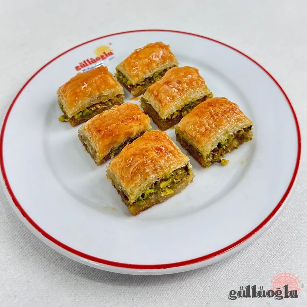 Gulluoglu's Pistachio Baklava 14 pcs 1.1 lb