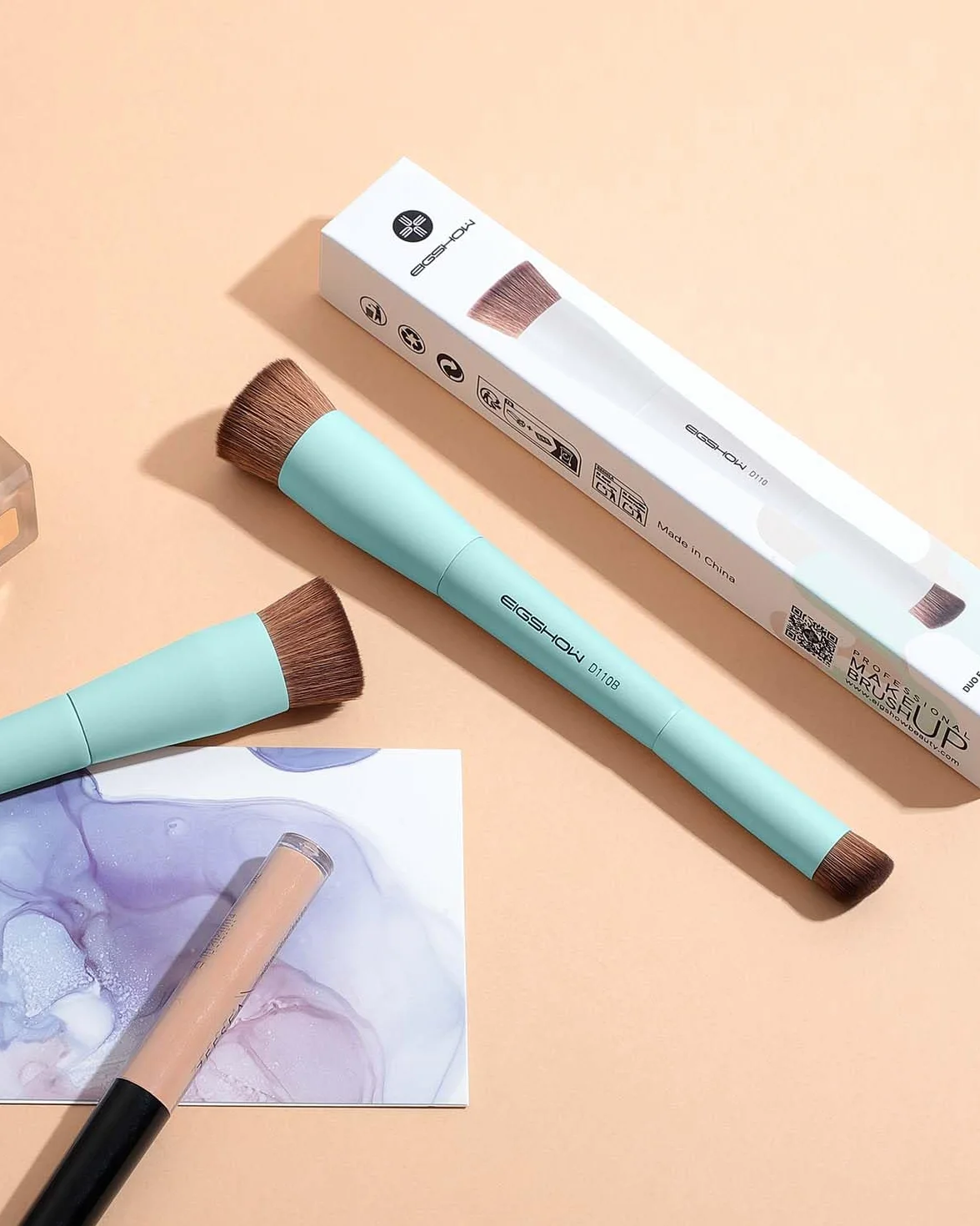 EIGSHOW Brocha de Maquillaje Doble Punta Base y Corrector, Vegana Libre de Crueldad D110 Cian