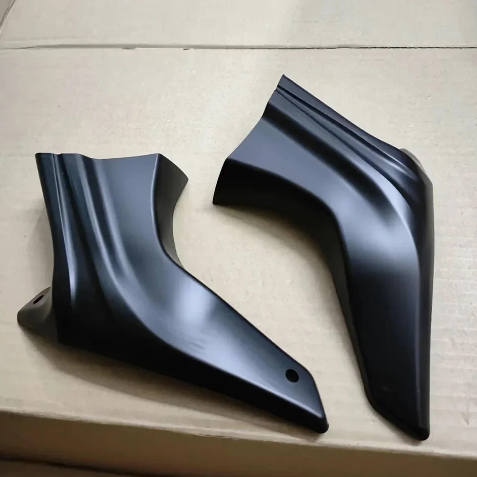 Refrigeración de Pinza de Freno Protector de Rueda Delantera para radiador de Pinza Yamaha YZF-R1 RN65 YZFR1 SP YZFR1M YZF R1M Refrigeración de la Pinza de Freno(Glossy Black)