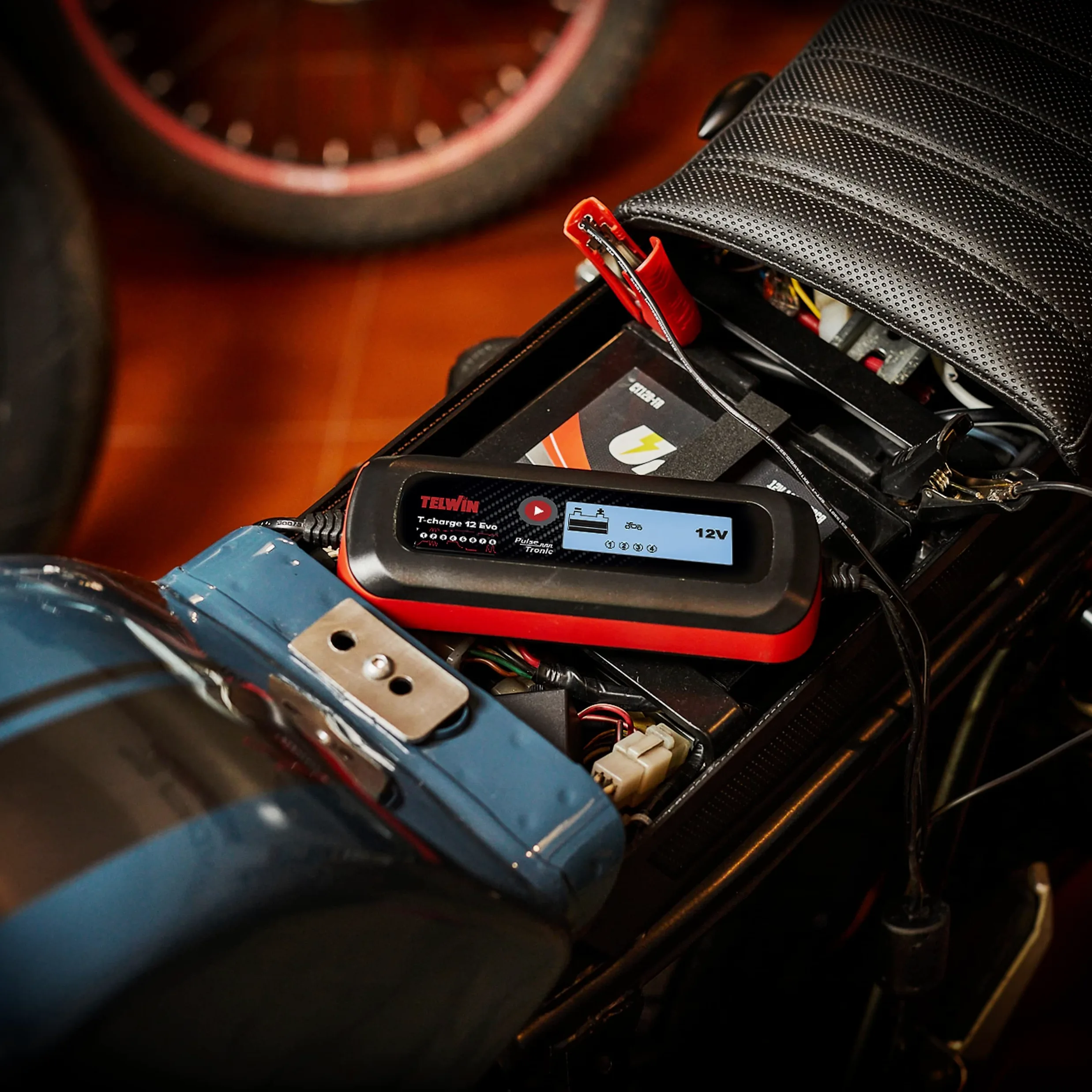 Telwin 807578 Cargador de baterías, mantenedor de carga y tester electrónico multifunción T-CHARGE 12 EVO