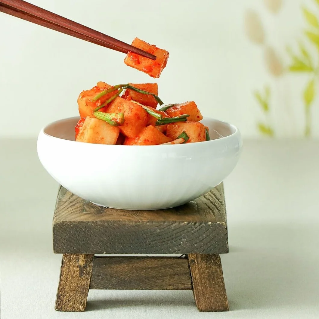 Jongga Kimchi Fresco De Rábano Picante 500g