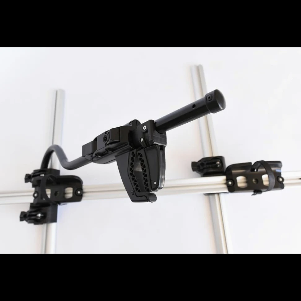 Portabicicletas Farad Pesio Black Edition 2025, universal, diseño negro mate, montaje rápido, compatible también con bicicletas eléctricas con marco de hasta 100 mm, homologado hasta 25 kg