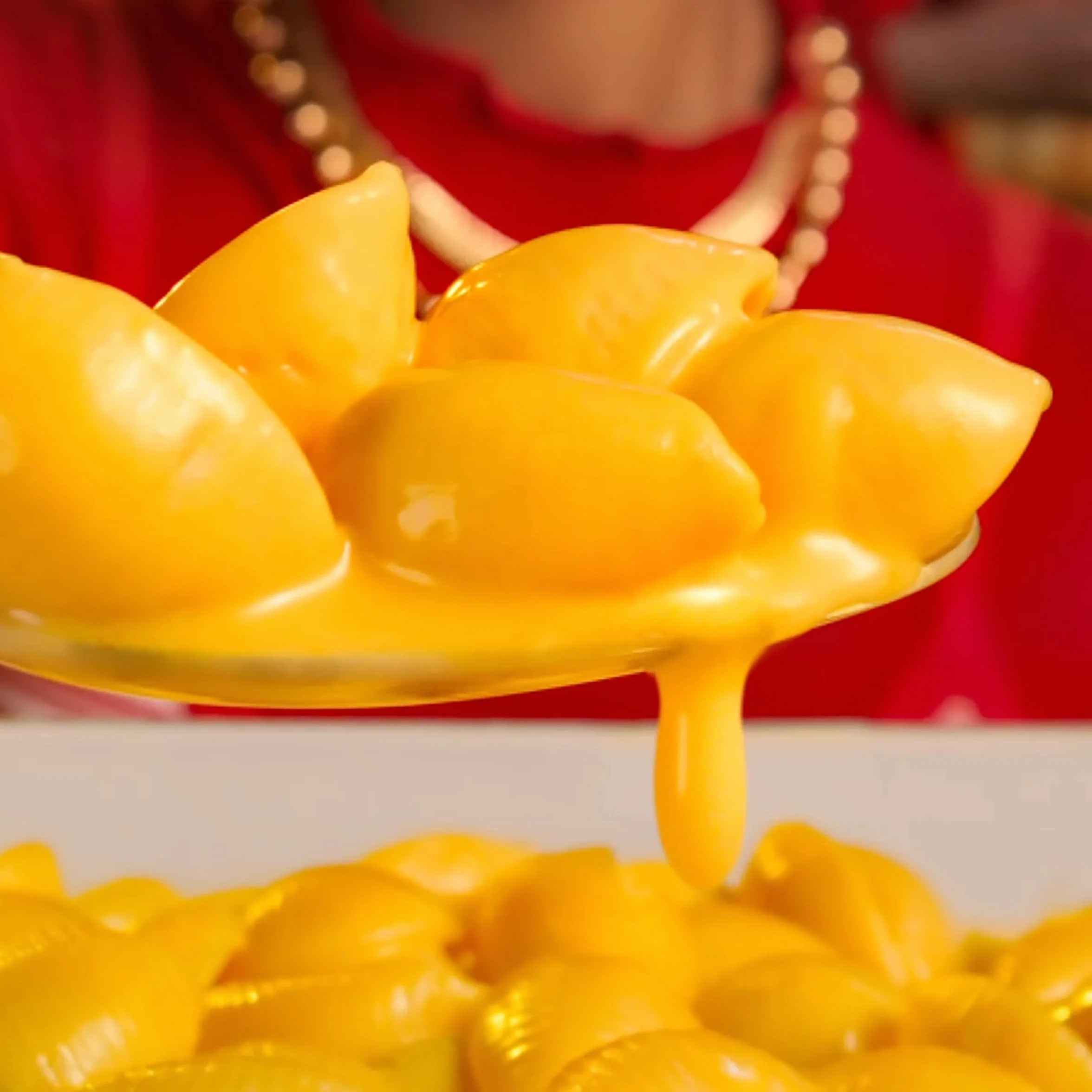 Velveeta Shells & Cheese Macarrones y queso para microondas con 2% de queso de leche paquete de 4