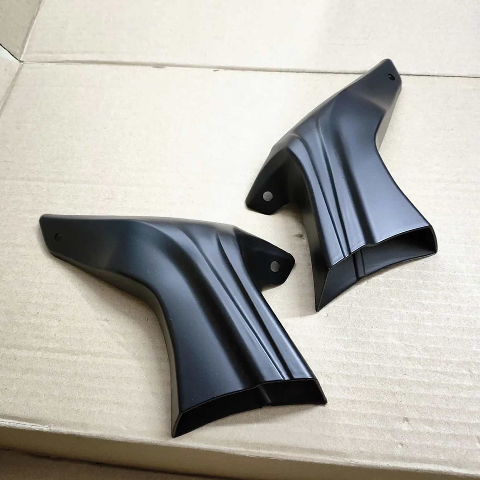 Refrigeración de Pinza de Freno Protector de Rueda Delantera para radiador de Pinza Yamaha YZF-R1 RN65 YZFR1 SP YZFR1M YZF R1M Refrigeración de la Pinza de Freno(Glossy Black)
