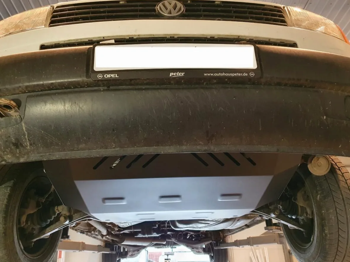 Protección inferior del motor metálica compatible con VW Transporter T4 Caravelle (1990-2003)