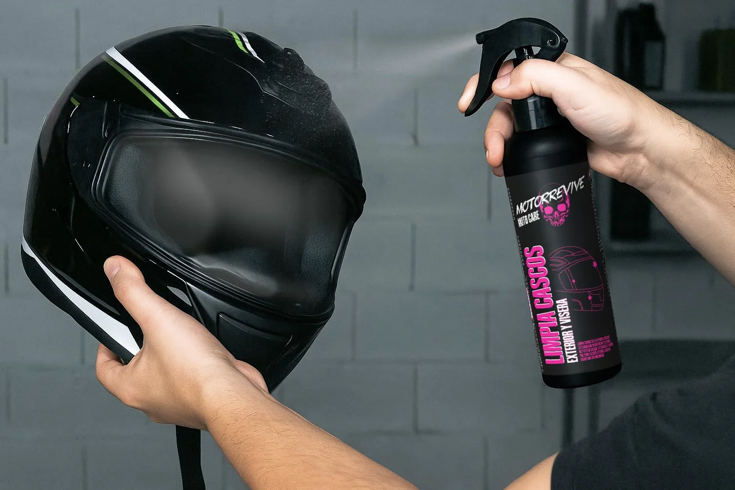 Pack Limpieza de Cascos de Moto 200 + 200 ml. Spray limpiador Interior + Exterior y Visera + Bayeta de Microfibra. Higiene Completa y Cuidado Profesional para Casco de Motocicleta