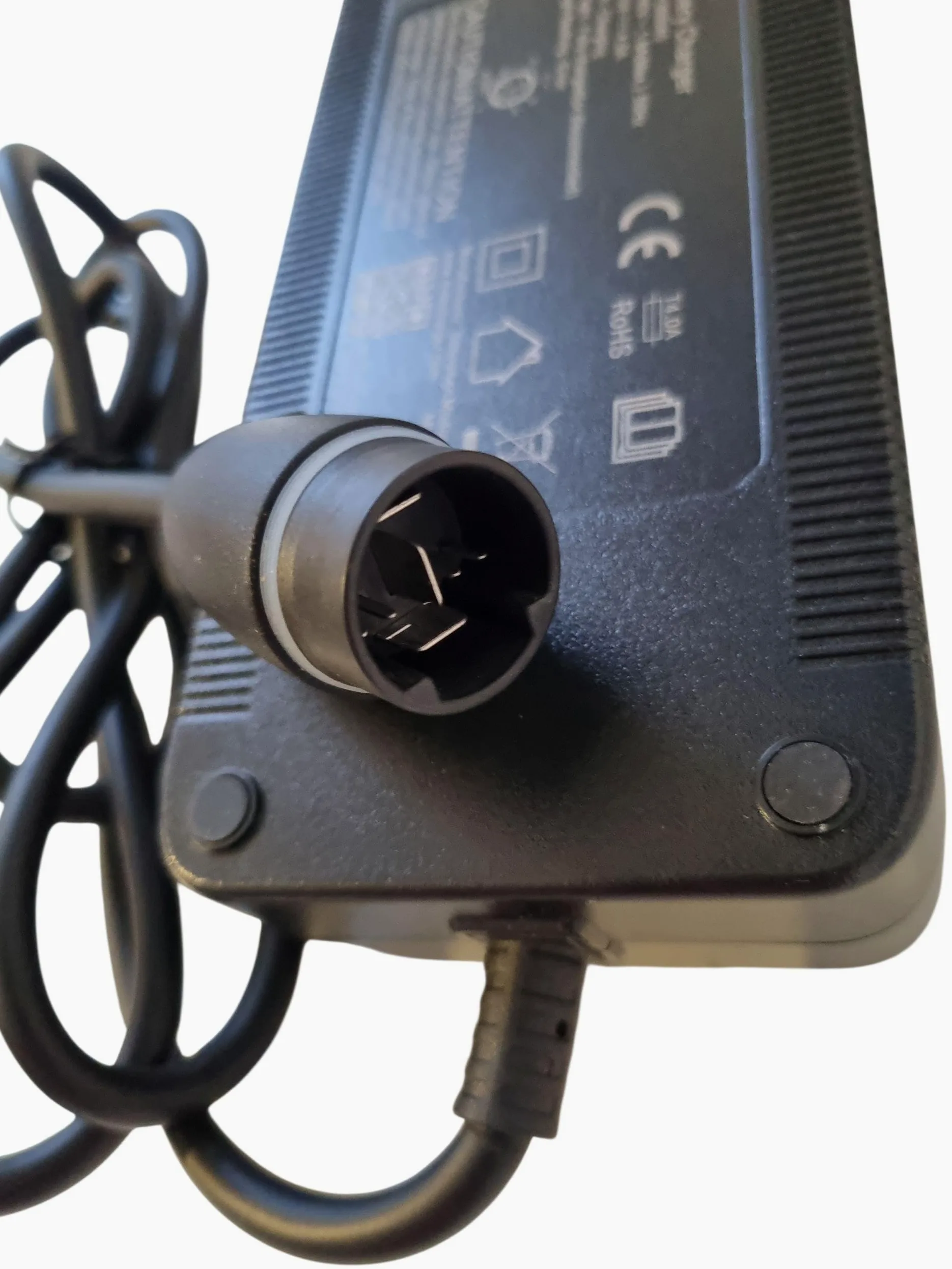 BC291360040 - Cargador para bicicleta eléctrica (42 V, 4 A, compatible con batería Trend Power, 720 Wh, 36 V, compatible con Yamaha Haibike AllMtn 10)