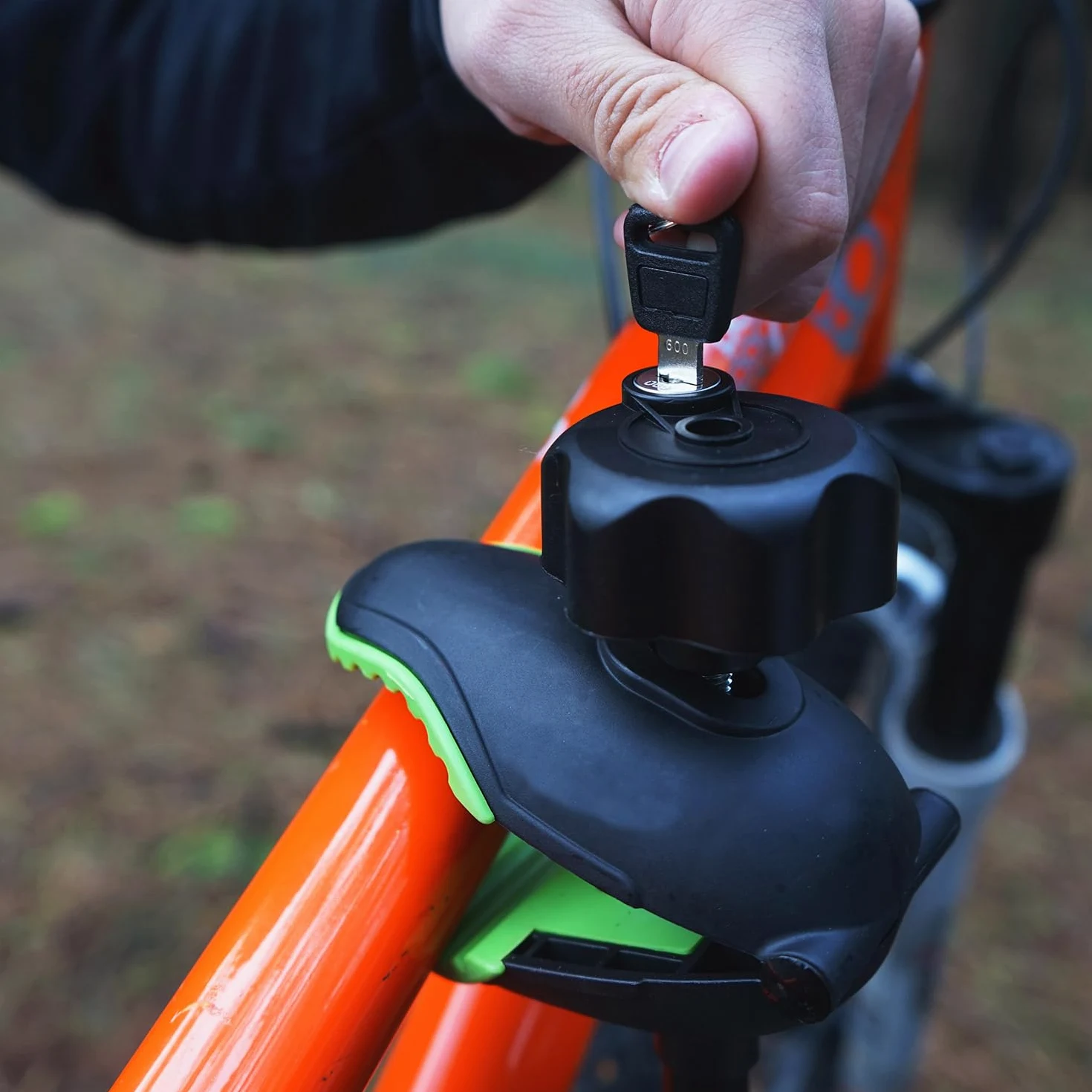Portabicicletas Beat para 2 Bicicletas Bola de Remolque antirrobo, 15kg x Carril, chasis de Acero/Aluminio, Brazos Ajustables Todo Tipo de Bicicletas, Doble Cierre de Seguridad, 13 a 7 Pines