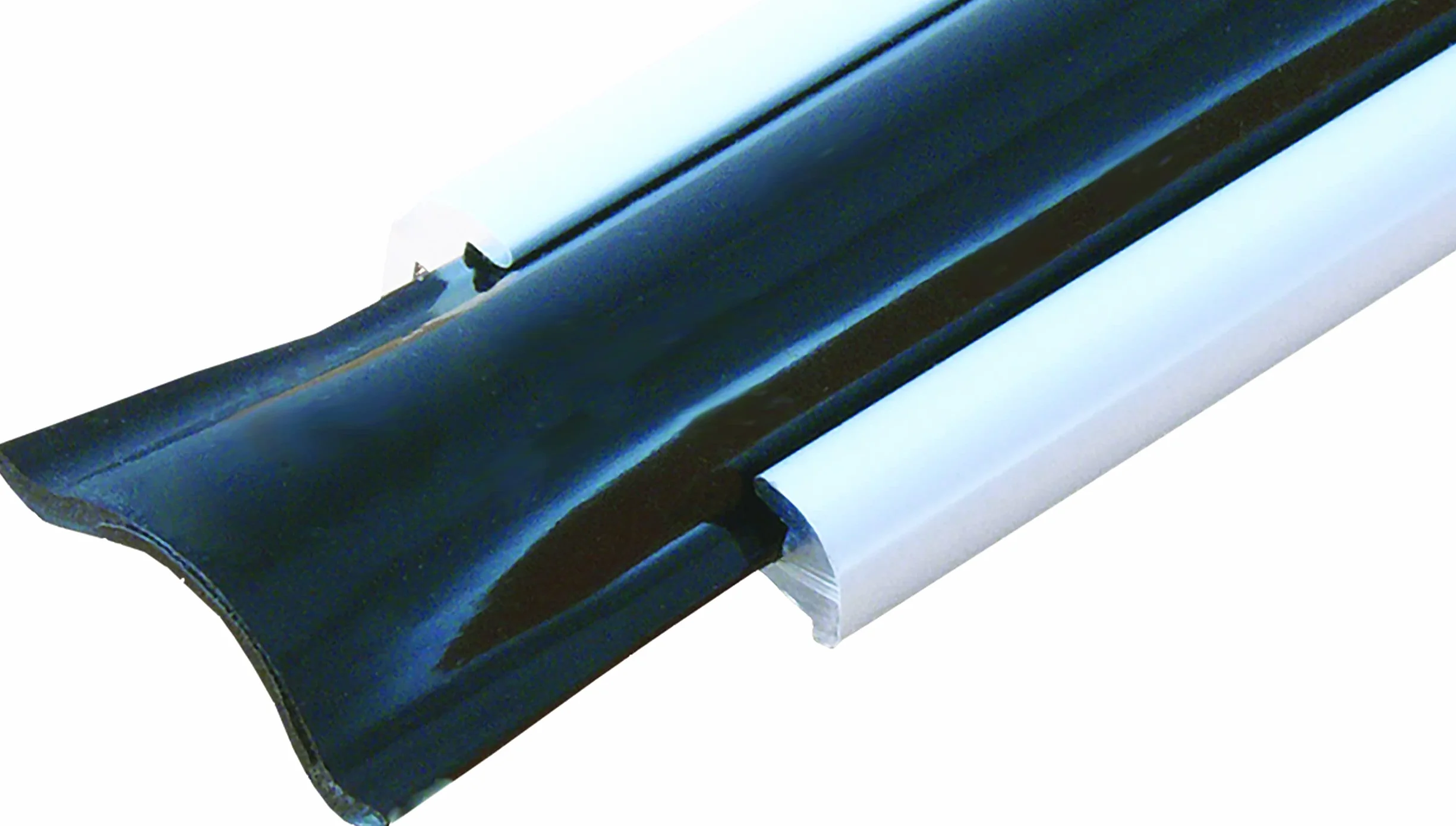 RV Designer E369, Borde de inserción de Vinilo Resistente, 1 Pulgada de Ancho, Rollo de 25 pies, Color Negro