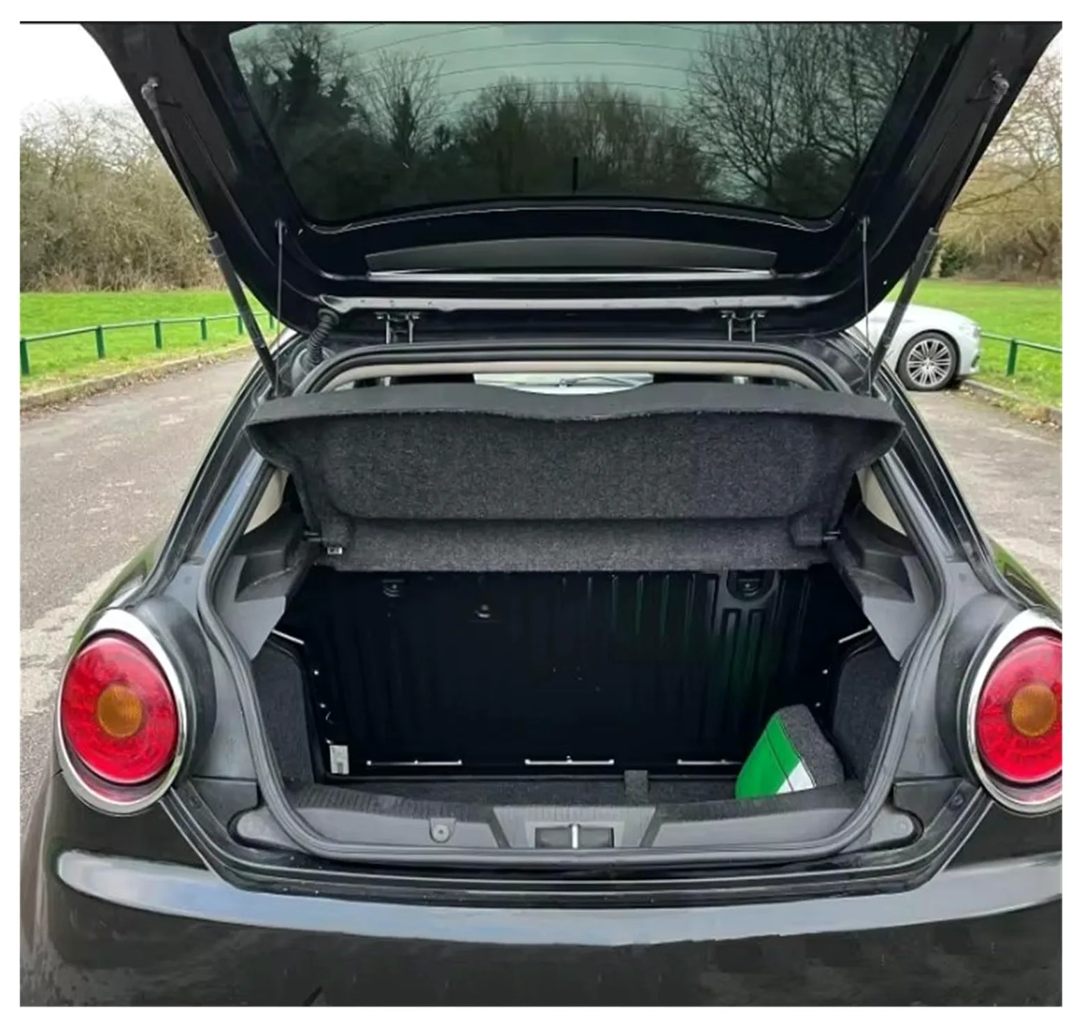 Para Alfa Para Romeo Para 2008-2018 3 Puertas Hatchback Portón Trasero Maletero Elevador Soportes Varilla Auto Puntales Con Resortes Amortiguadores Gas Maletero