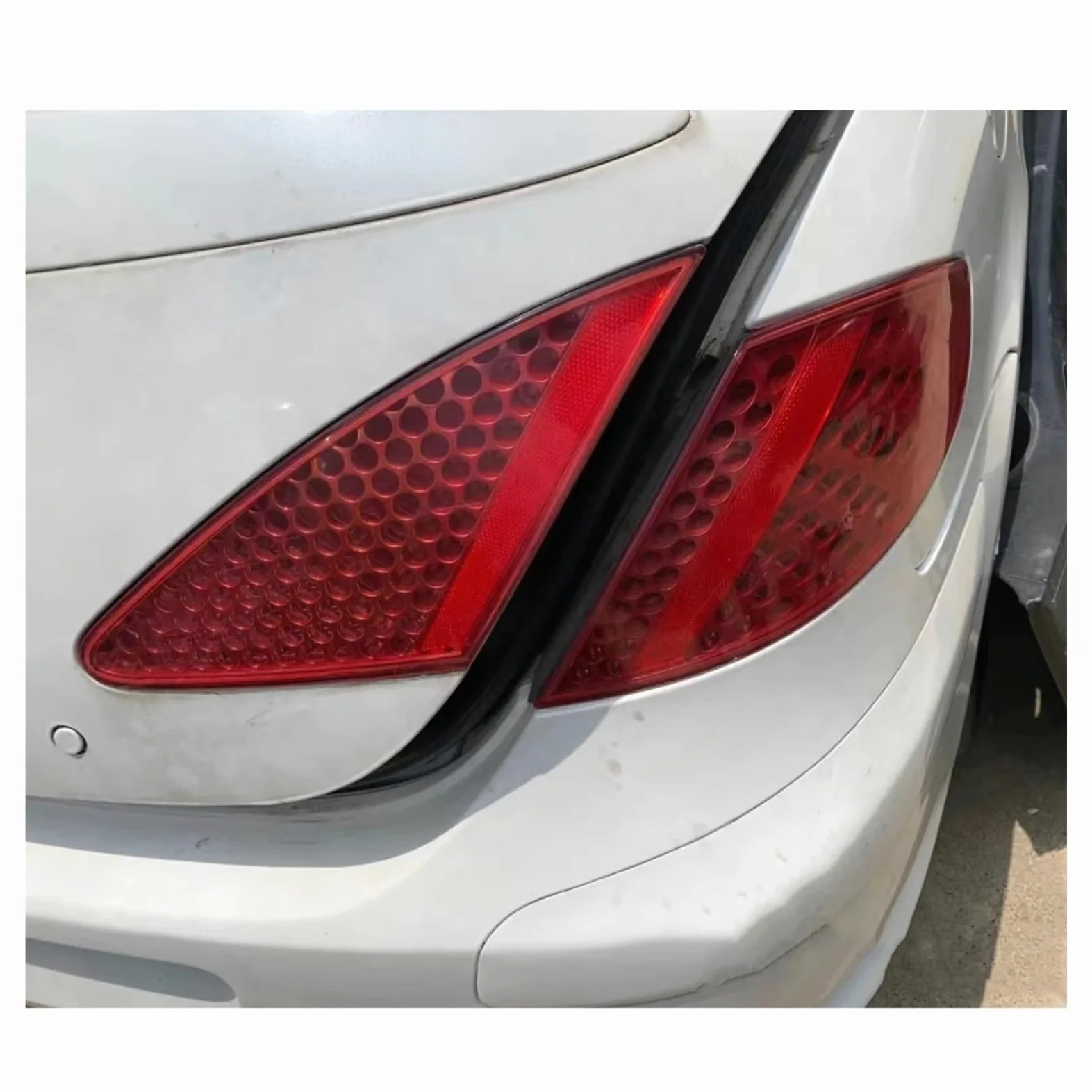 Piloto Trasero para Peugeot 307CC Led Luz Trasera Interior Montaje Derecha E Izquierda Lámpara De Freno Trasero Luz De Respaldo Señal De Giro Accesorios De Coche Después Luces Traseras(Left)