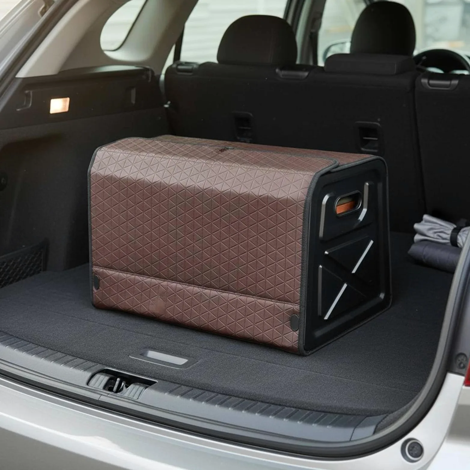 Amagogo Organizador de Maletero Plegable para Guardar Compras Caja en Microfibra de Cuero Divisiones Múltiples Tapa Abatible Práctica Adecuado para Vehículos Familiares y Trabajo Diario, Marrón