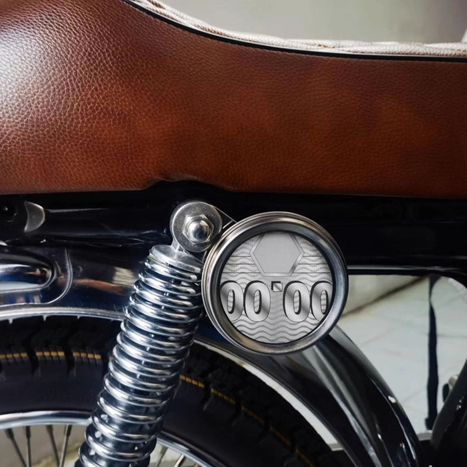 Genérico Motorcycle Tax Disc Holder, Aluminum Alloy with Waterproof Seal, Includes Hex Key, Compatible with Scooters and Motorcycles