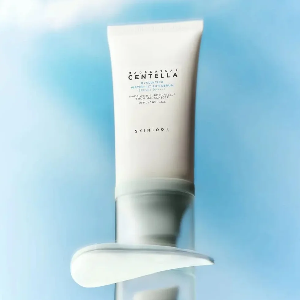 SKIN1004 Madagascar Centella Hyalu-cica Water-Fit Sun Serum Bloqueador Coreano