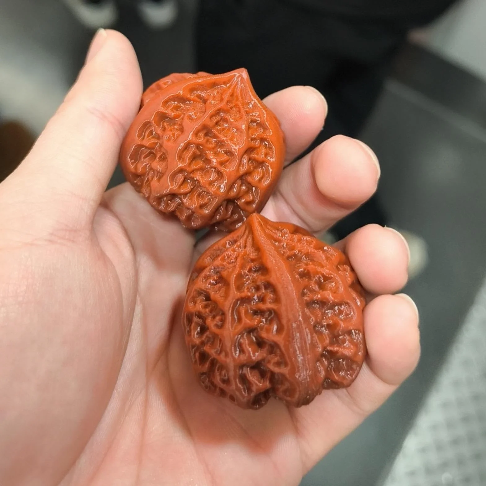 Empuñadura antideslizante de nogal natural, nueces tradicionales de mano y dedos, regalo para hombre
