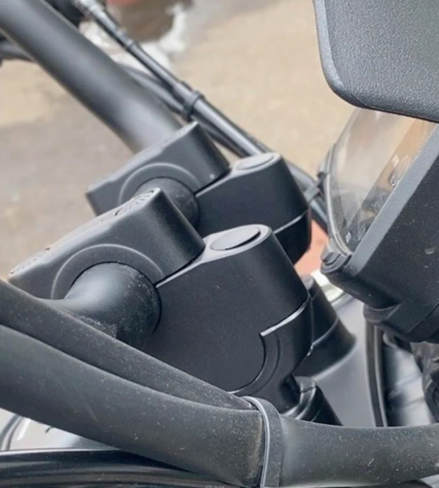 Kit De Montaje Con Adaptador Para Aumentar La Altura Del Manillar En 30 Mm Para Motocicletas Para KOVE 800X Rally compatible(Plata)