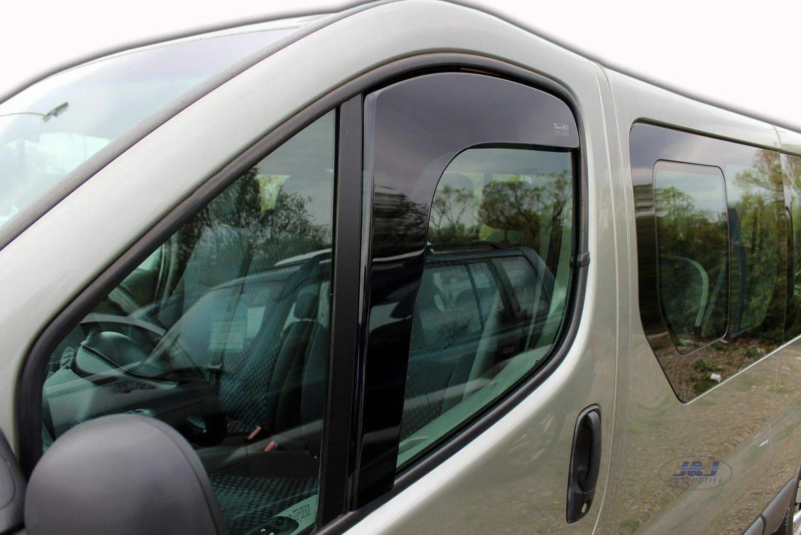 J&J AUTOMOTIVE Derivabrisas Personalizados para RENAULT TRAFIC 2001-2011 2pcs, Color: Smoky Gray, Instalación Clip-on
