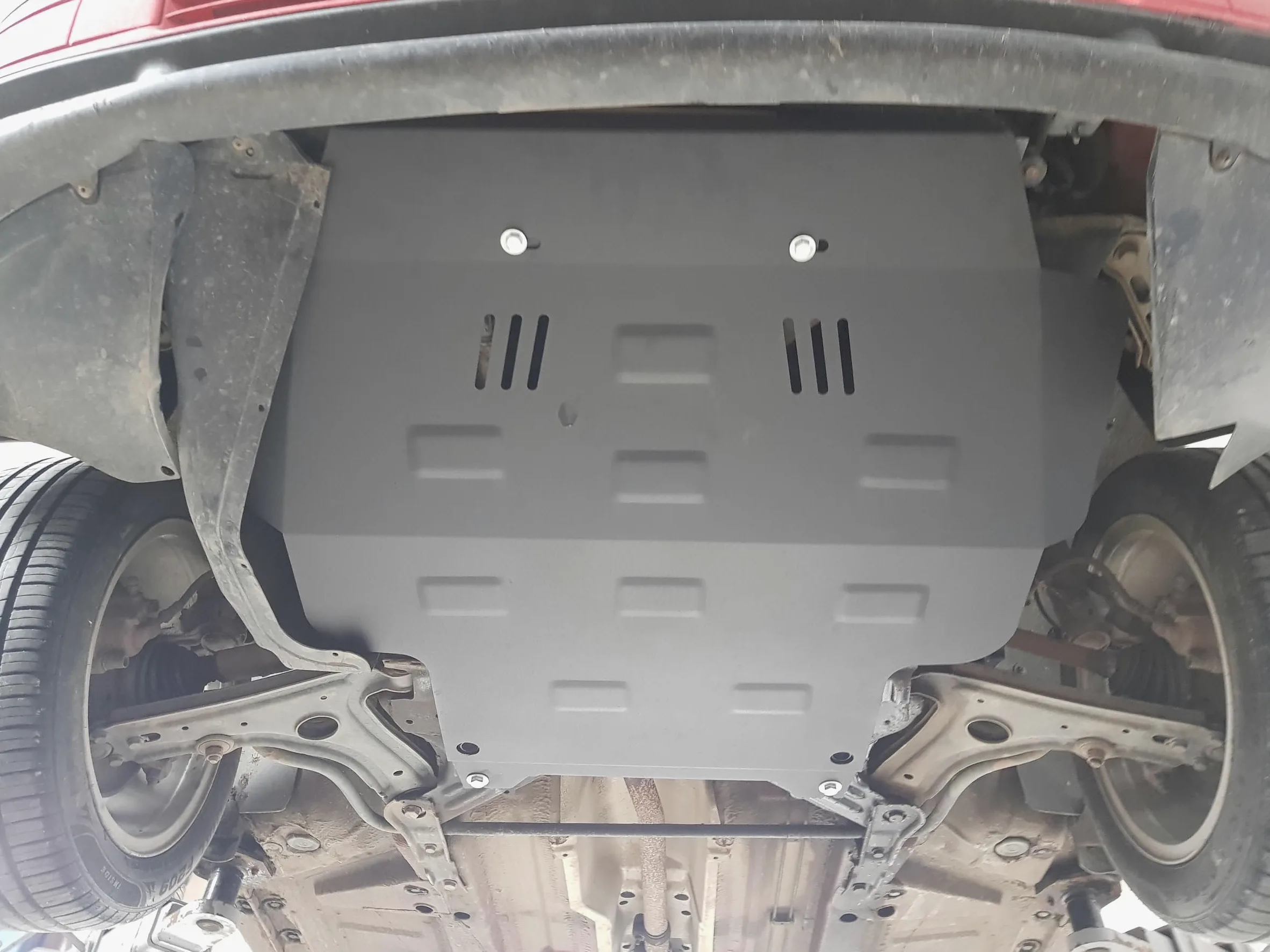 Protección metálica bajo el motor compatible con Seat Inca - (1995-2003)