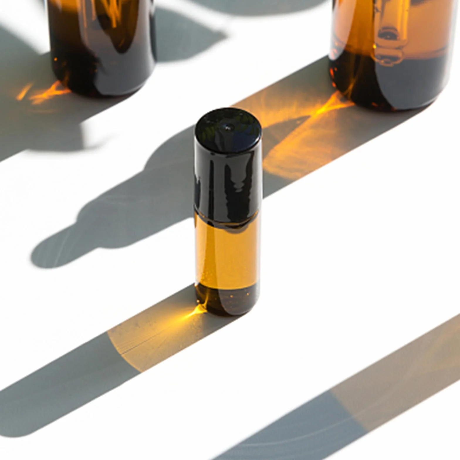 Roll On Aceites Esenciales 5ml Botellas Rollon Cristal Rellenable Perfume Roll on con Bola de Acero Inoxidable 16 pcs