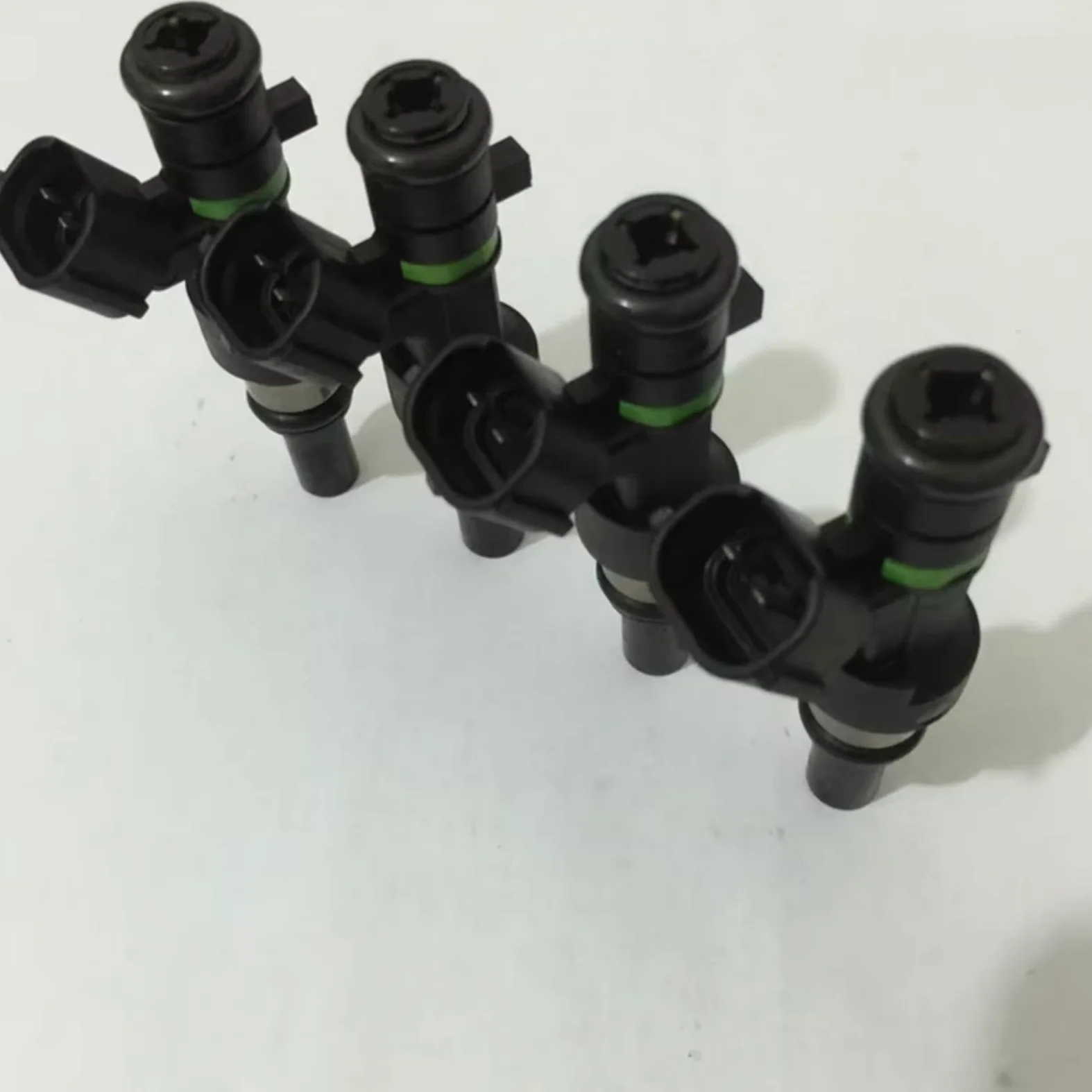 Inyector de Combustible para automóvil 0445110537 Boquilla de inyector diésel Common Rail para automoción