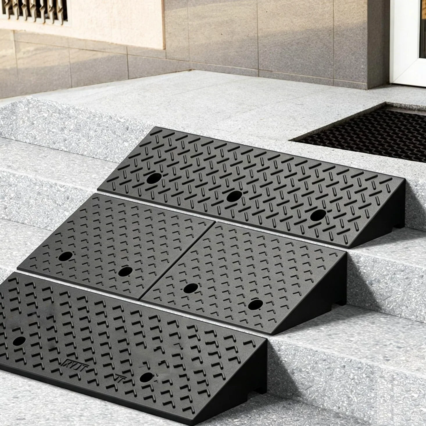 Rampa de Goma para Bordillos, rampa para umbrales, Capacidad de Carga de 11023lbs, rampa para entradas de Garaje, muelles de Carga, Coches, aceras y sillas de Ruedas(Height 8cm)