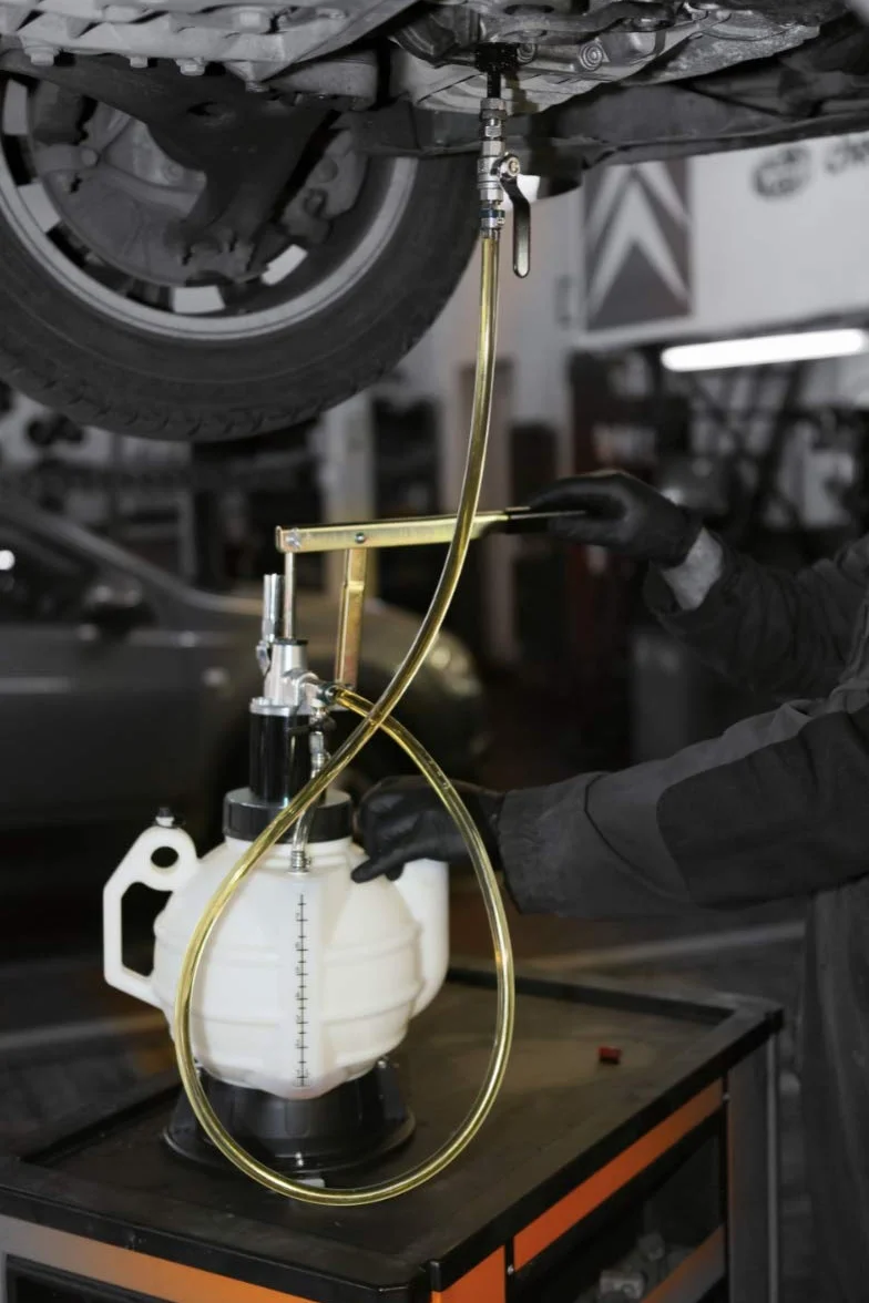 Beta 1884 - Herramienta para incorporar aceite a los cambios manuales, automáticos y a los diferenciales