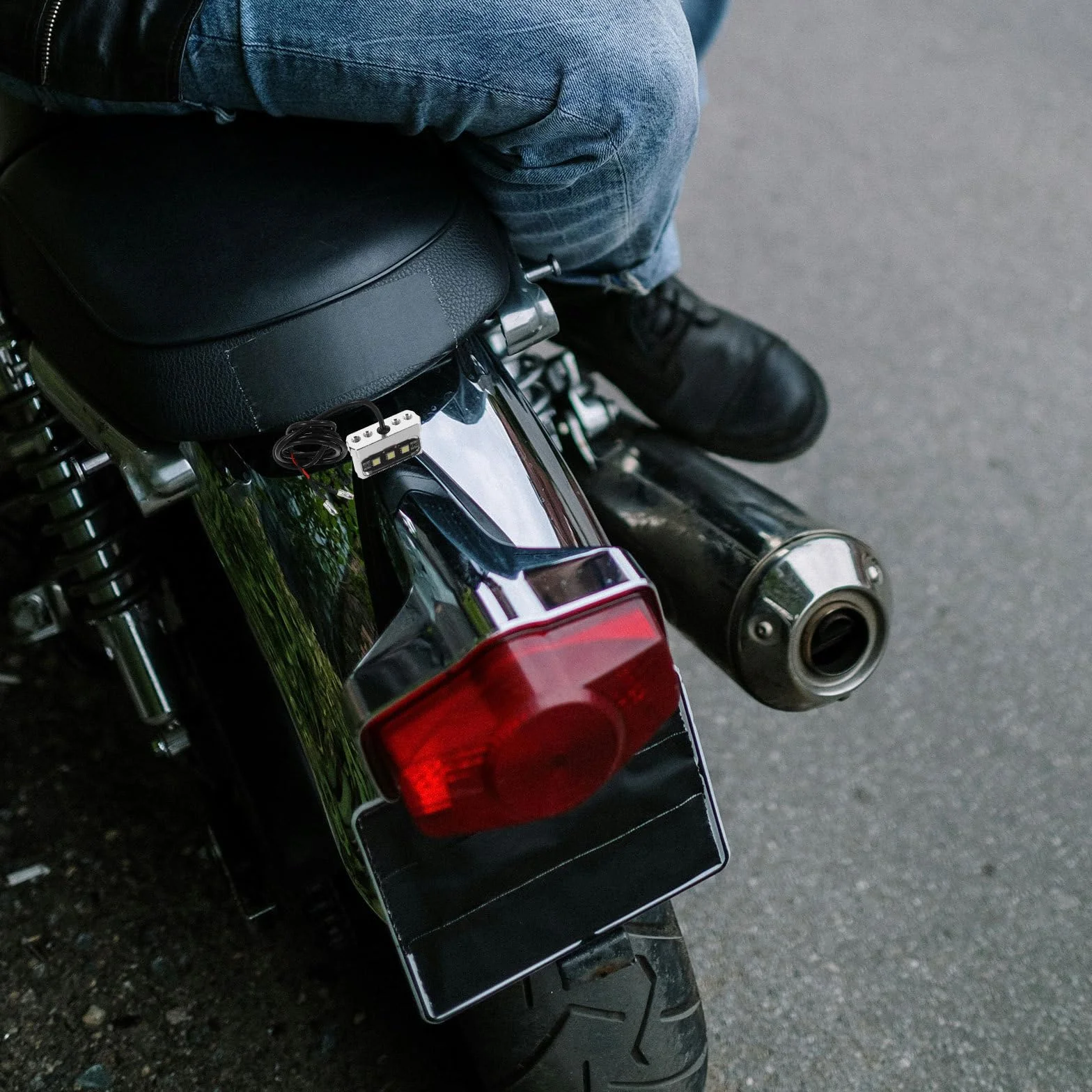 Luz Fácil Instalación Iluminación Brillante y Diseño Único en Aleación de Aluminio Plateada para Motocicleta para Remolques y Coches