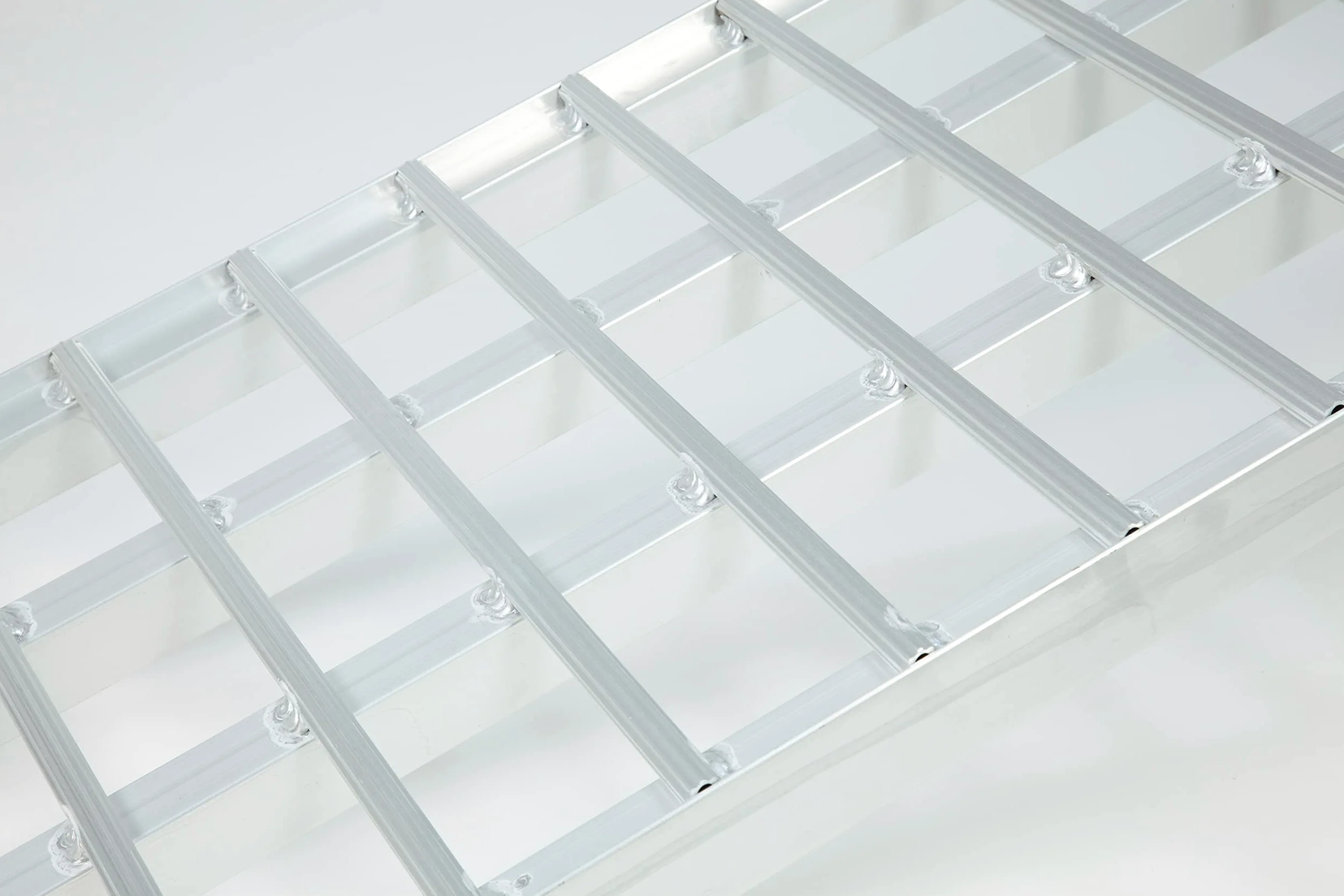 The Ramp People Rampa de carga extra ancha para motocicleta de 2,3 m (2380 mm x 440 mm x 680 kg de capacidad) | 2380 mm x 440 mm | Rampa plegable resistente para furgonetas y remolques de aluminio