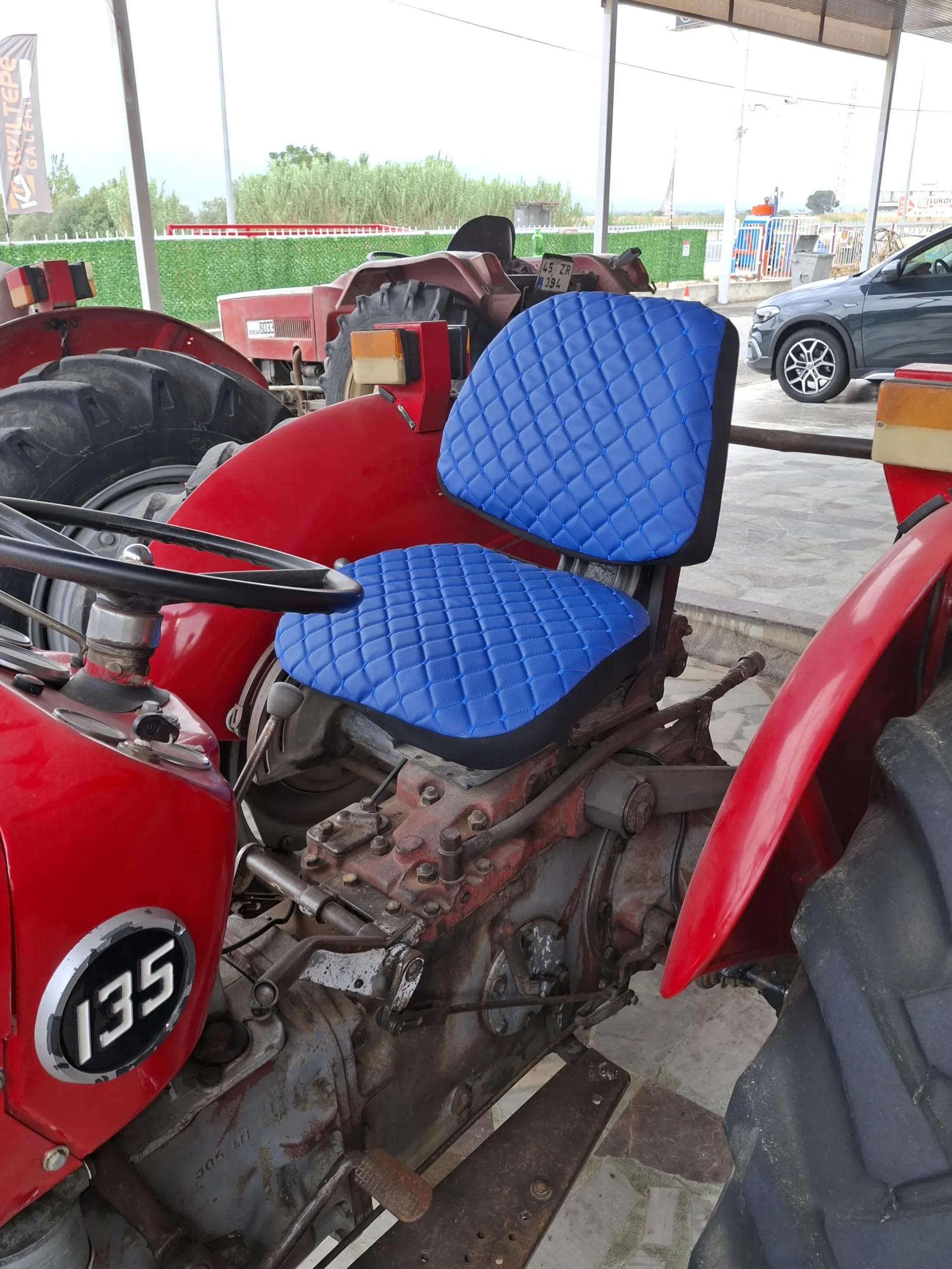 Funda de asiento de tractor resistente, acolchado Impertex duradero para tractores y carretillas elevadoras, cortacésped (cuero azul, costuras azules)