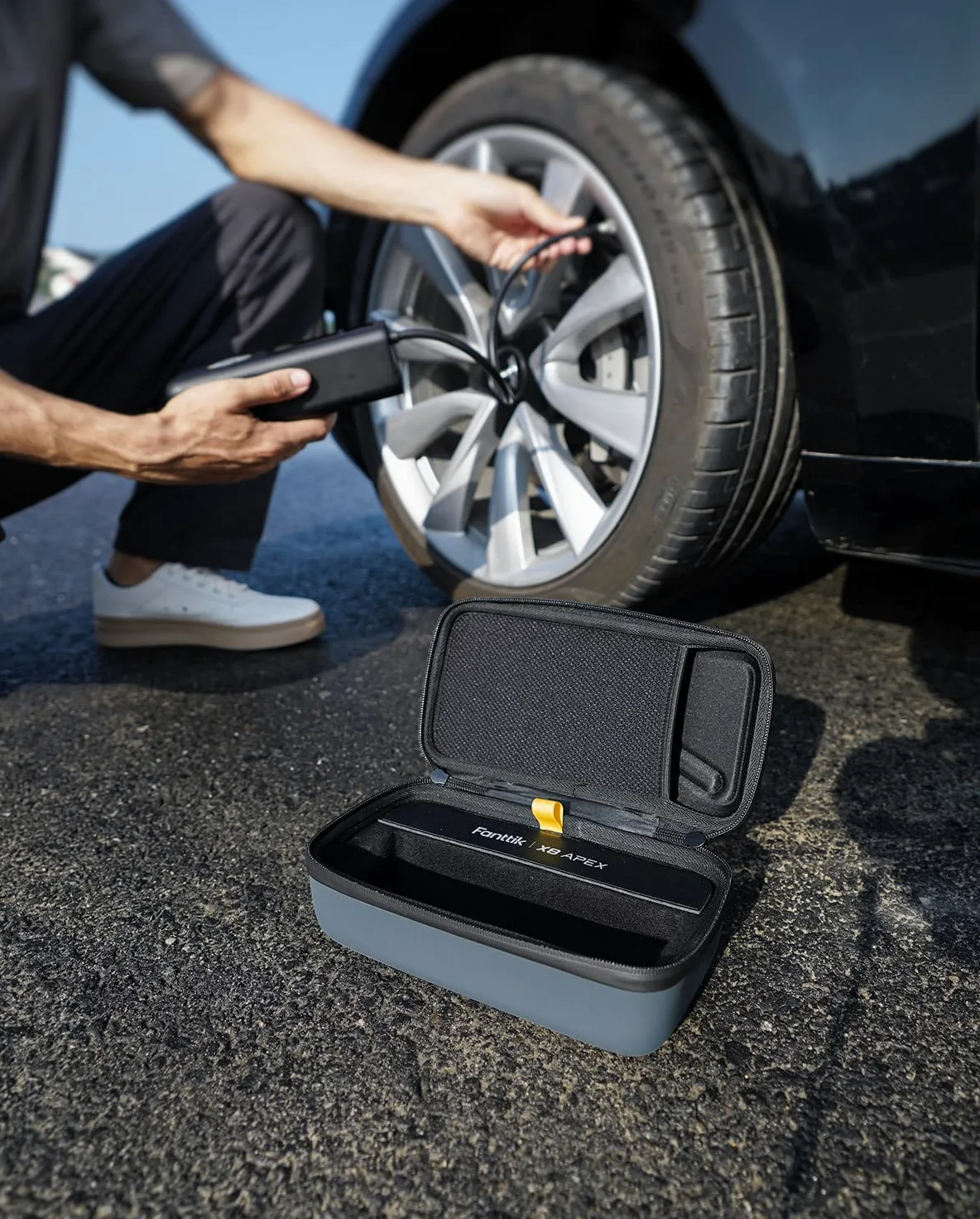 Fanttik X8 APEX y S100 - Funda de protección portátil de etilvinilacetato (EVA), bolsa de almacenamiento oficial personalizada X8 APEX, inflador de neumáticos, tubo de aire, adaptador de cargador y