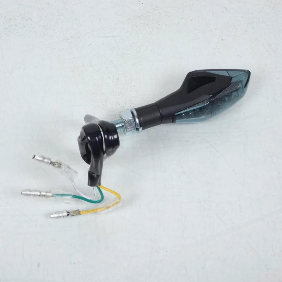 Chaft - Par de intermitentes delanteros LED con luz nocturna ahumada para moto Suzuki IN208