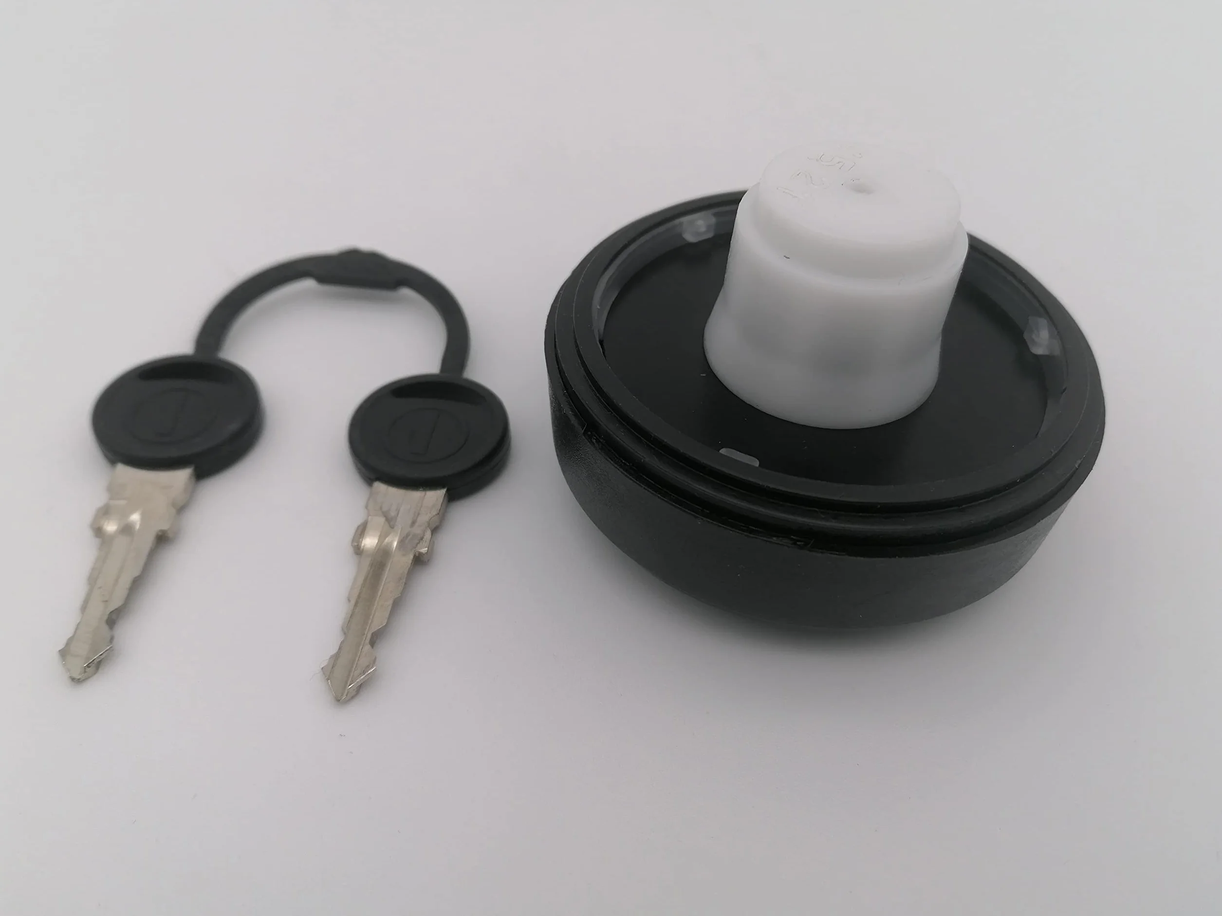 CR-MOESANCO® Tapa Negra de Depósito de Agua para Caravana con 3 Asideros Hundidos, Entrada de Agua con Llaves, Cierre de Polipropileno, Camping, Remolque, Autocaravana, a Prueba de Fugas