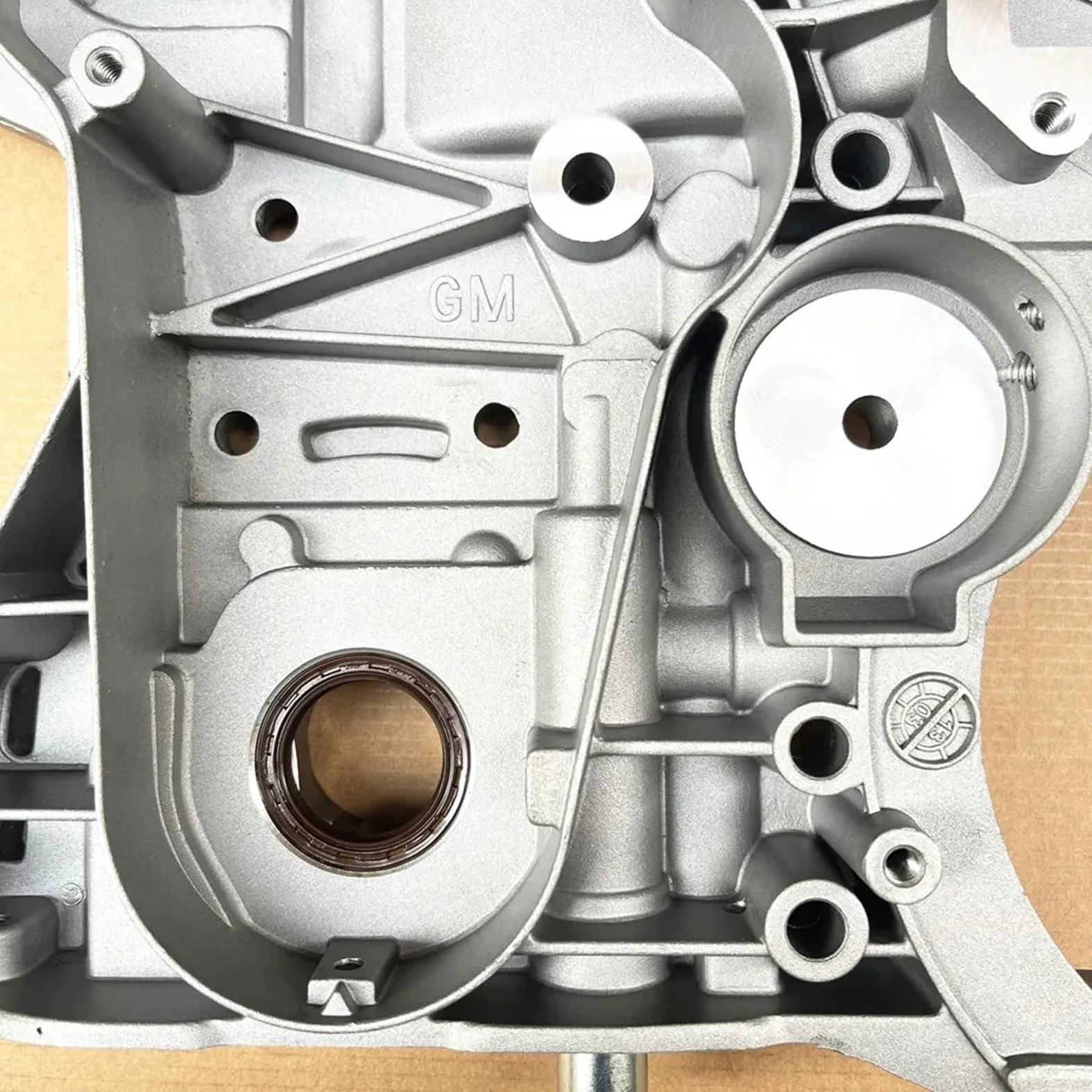 Tapa de la bomba de aceite del motor 55556428 55566793 24405911 Compatible con Chevrolet Compatible con Vauxhall 25195117 25190867 25190897 Juego de juntas