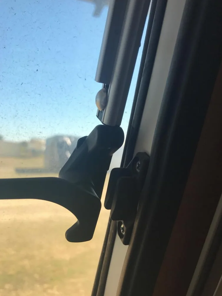 CR-MOESANCO® Kit Compases Derecho + Izquierdo Polifix + Base polifix para Caravana 27,5cm, Brazo para Ventana Autocaravana Soporte Sujeción 275mm Soporte Elevación.